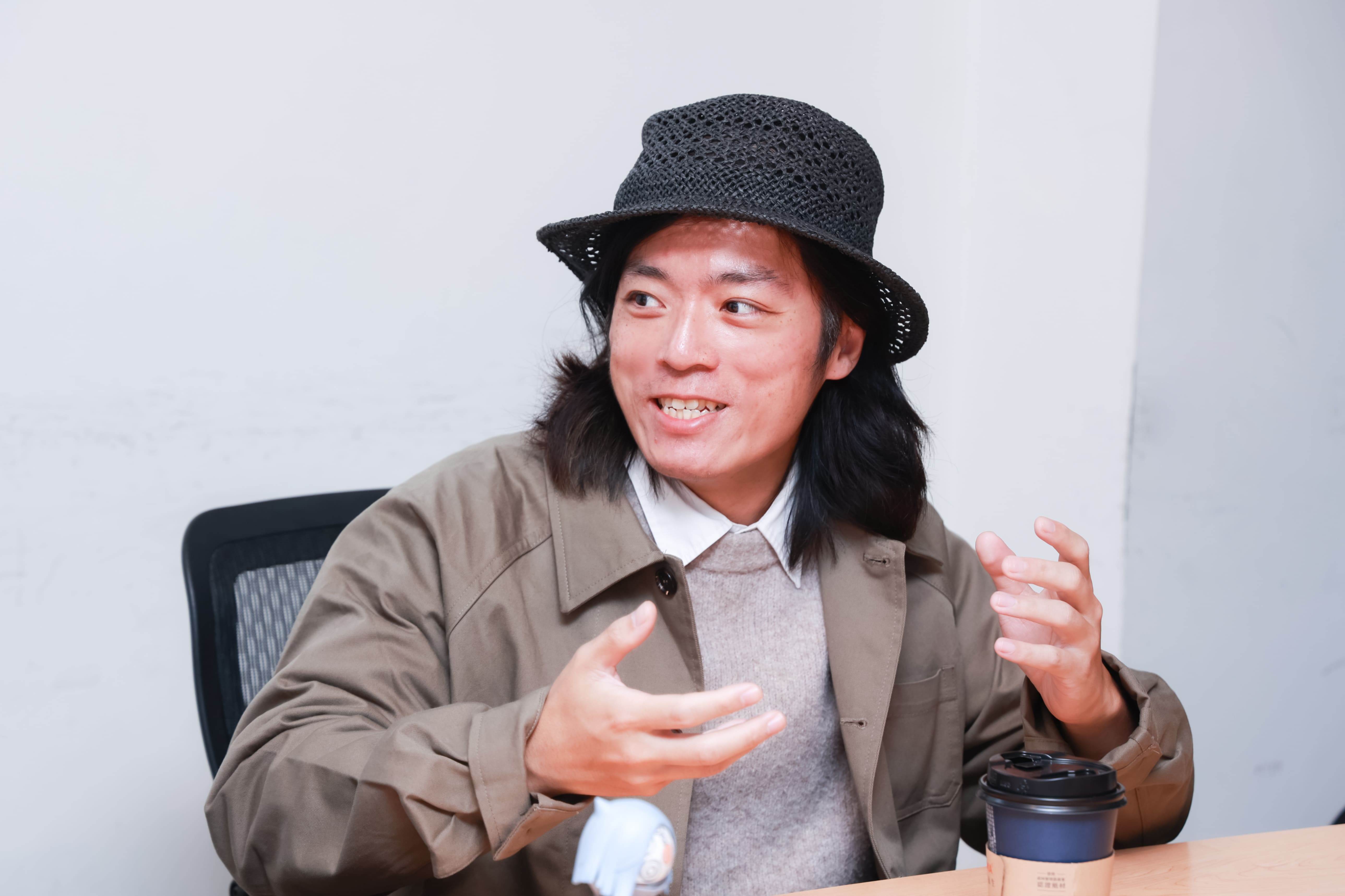 《世外》導演吳啓忠受訪。（圖／甲上娛樂）