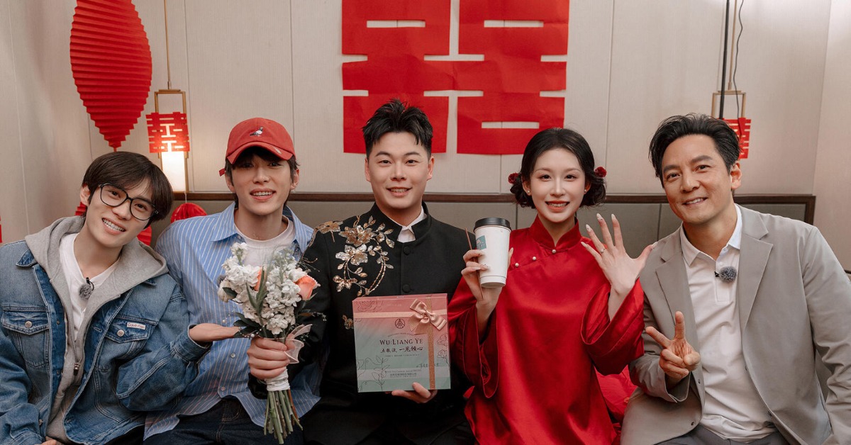 吳彥祖（右）突襲素人婚禮，全場賓客超驚喜。（圖／翻攝自微博）