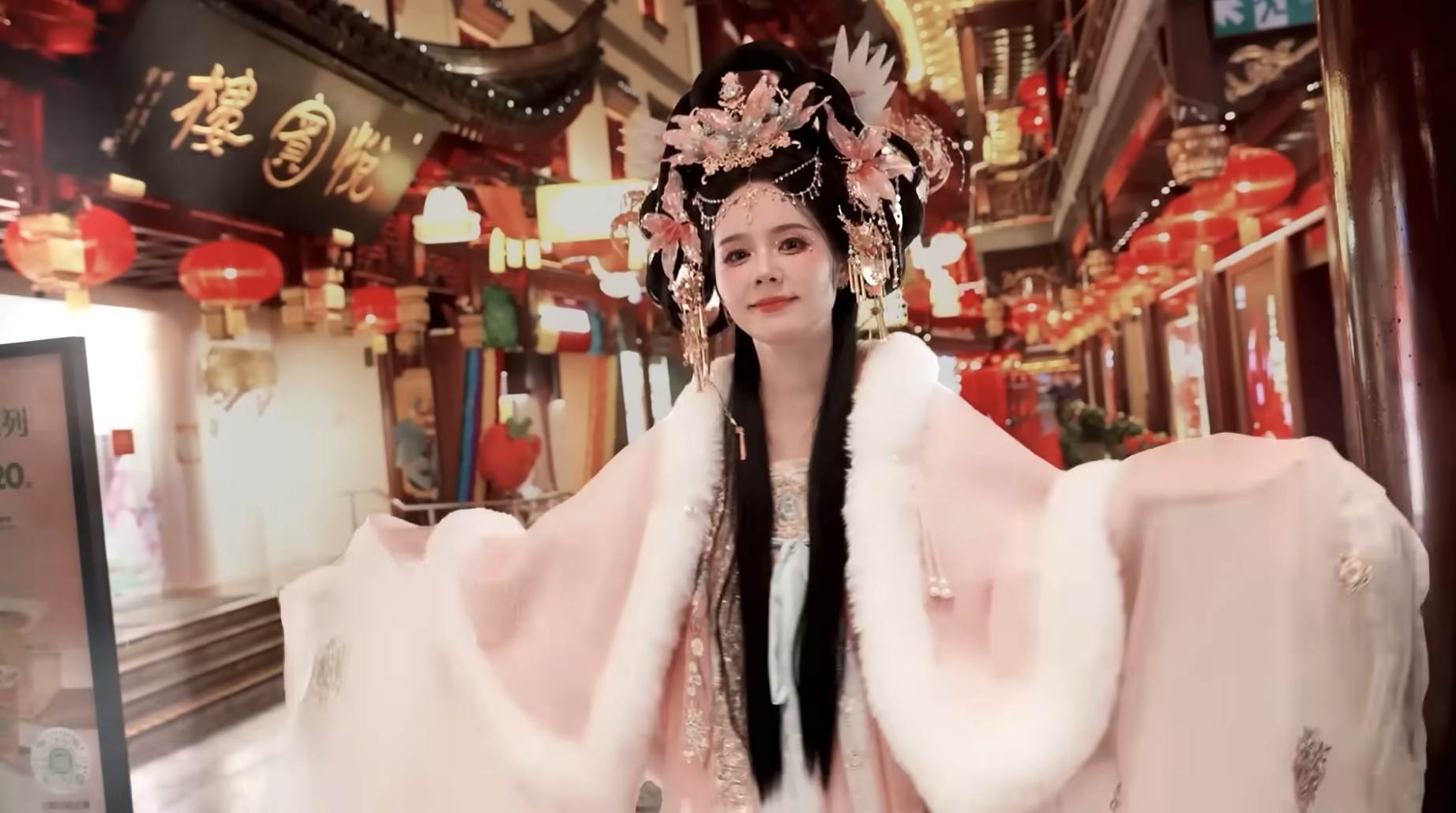 韓國女星韓佳人嘗試「中國網紅妝」。（圖／翻攝自자유부인 한가인 YouTube）