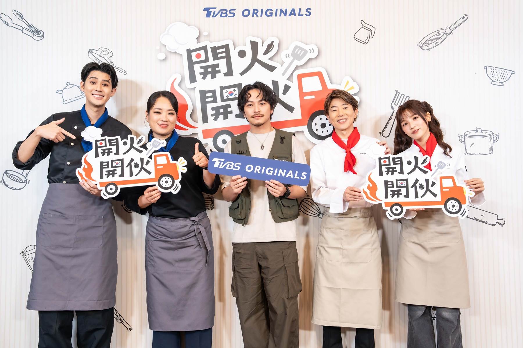 韓日兩位主廚領軍以台灣食材進行料理對決。（圖／TVBS提供）