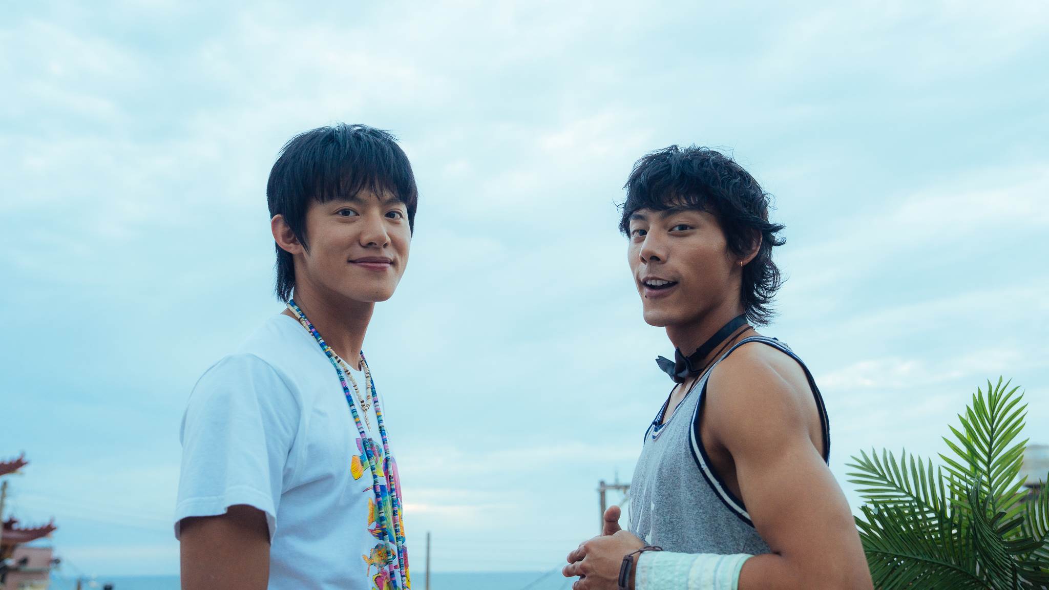 《向流星許願的我們》余杰恩（左）與各務孝太組成「海哲CP」，預告中的浪漫告白橋段掀起網友熱烈討論。（圖／有意思國際傳媒、犢影制作提供）