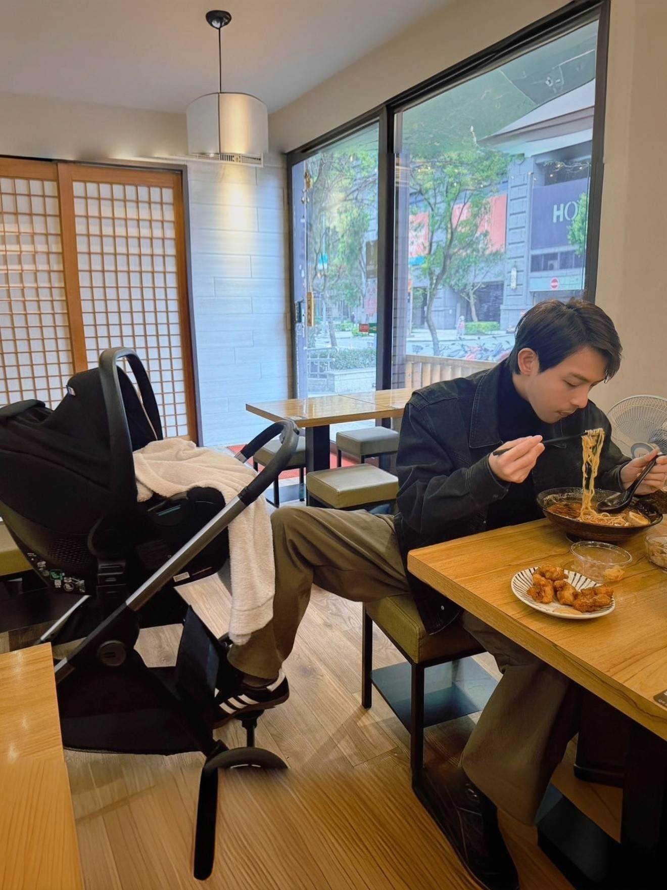 藝人連晨翔在劉品言工作時候，能獨自照顧好女兒。（圖／翻攝自連晨翔 臉書）