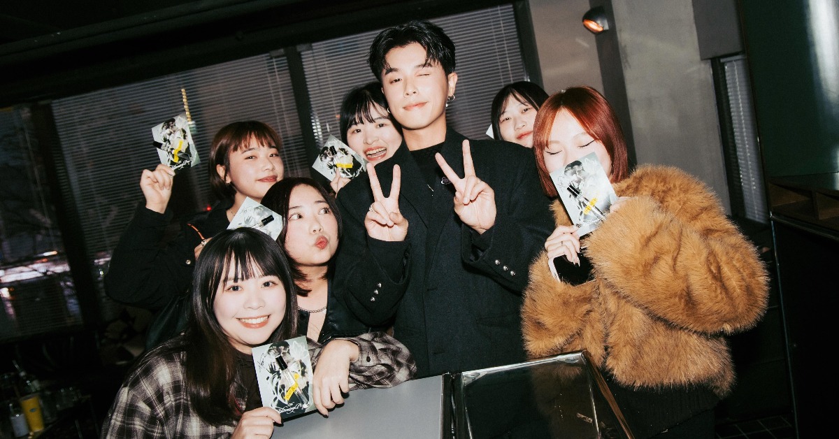 嘻哈歌手HowZ帶著新專輯到台北大縱酒聖地Social Company快閃演出。（圖／Light House提供）