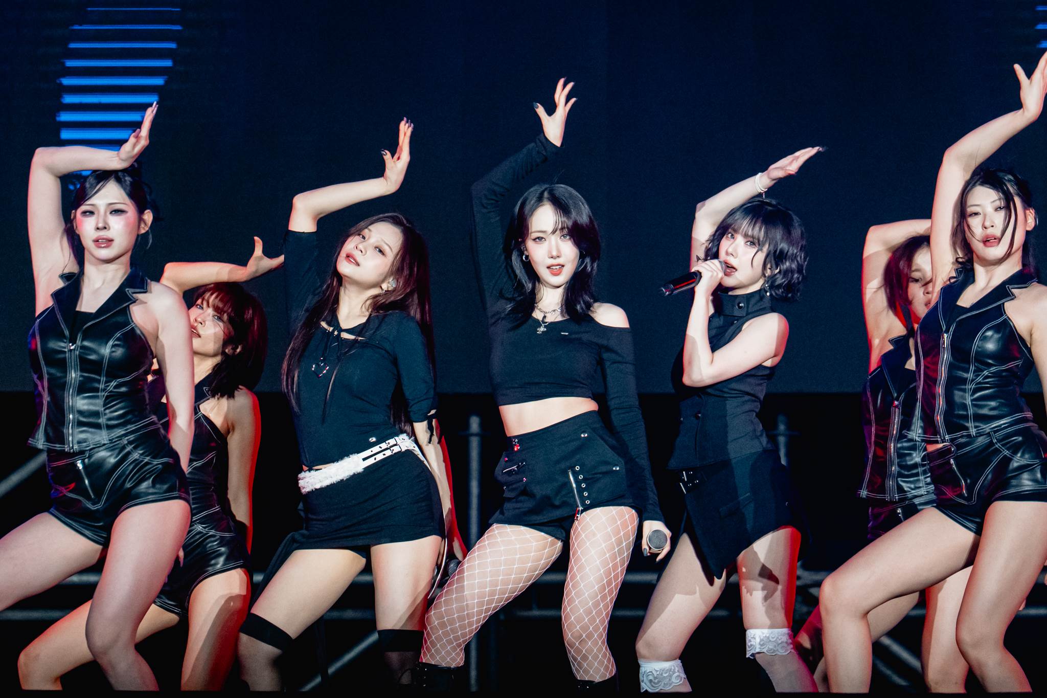 韓國人氣女團VIVIZ登上櫻花季舞台演出。（圖／讀者提供）