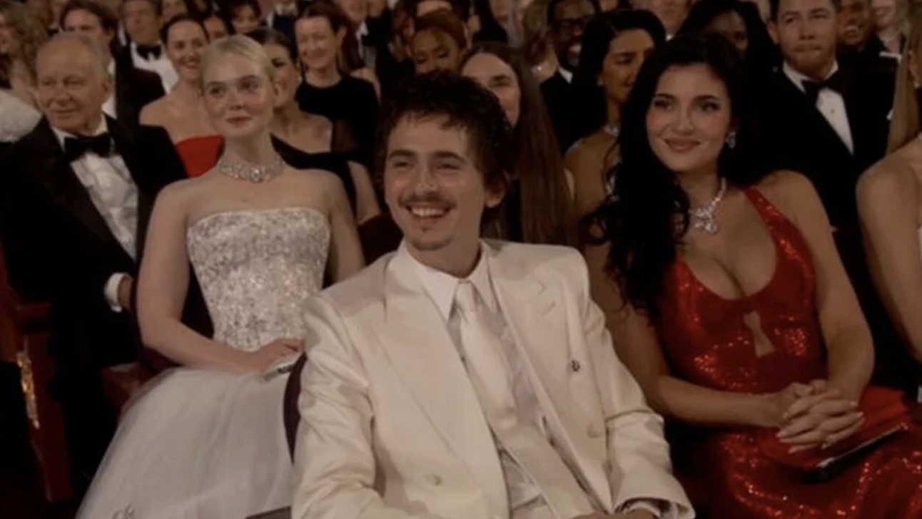 「甜茶」提摩西夏勒梅開場被調侃，成典禮一大亮點。（圖／翻攝自Disney+）