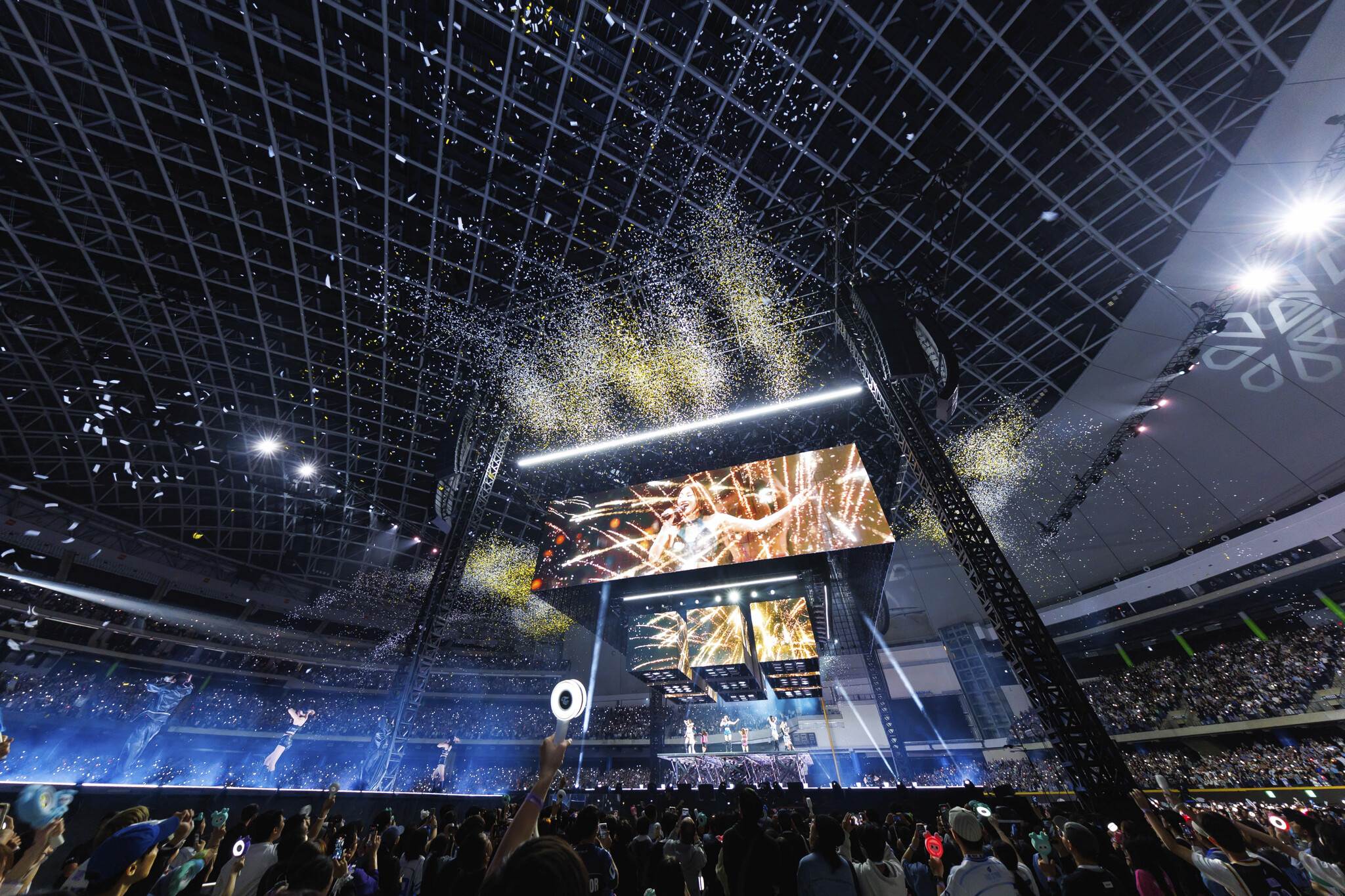 南韓女團TWICE在臺北大巨蛋打造360度舞台。（圖／Live Nation Taiwan提供）