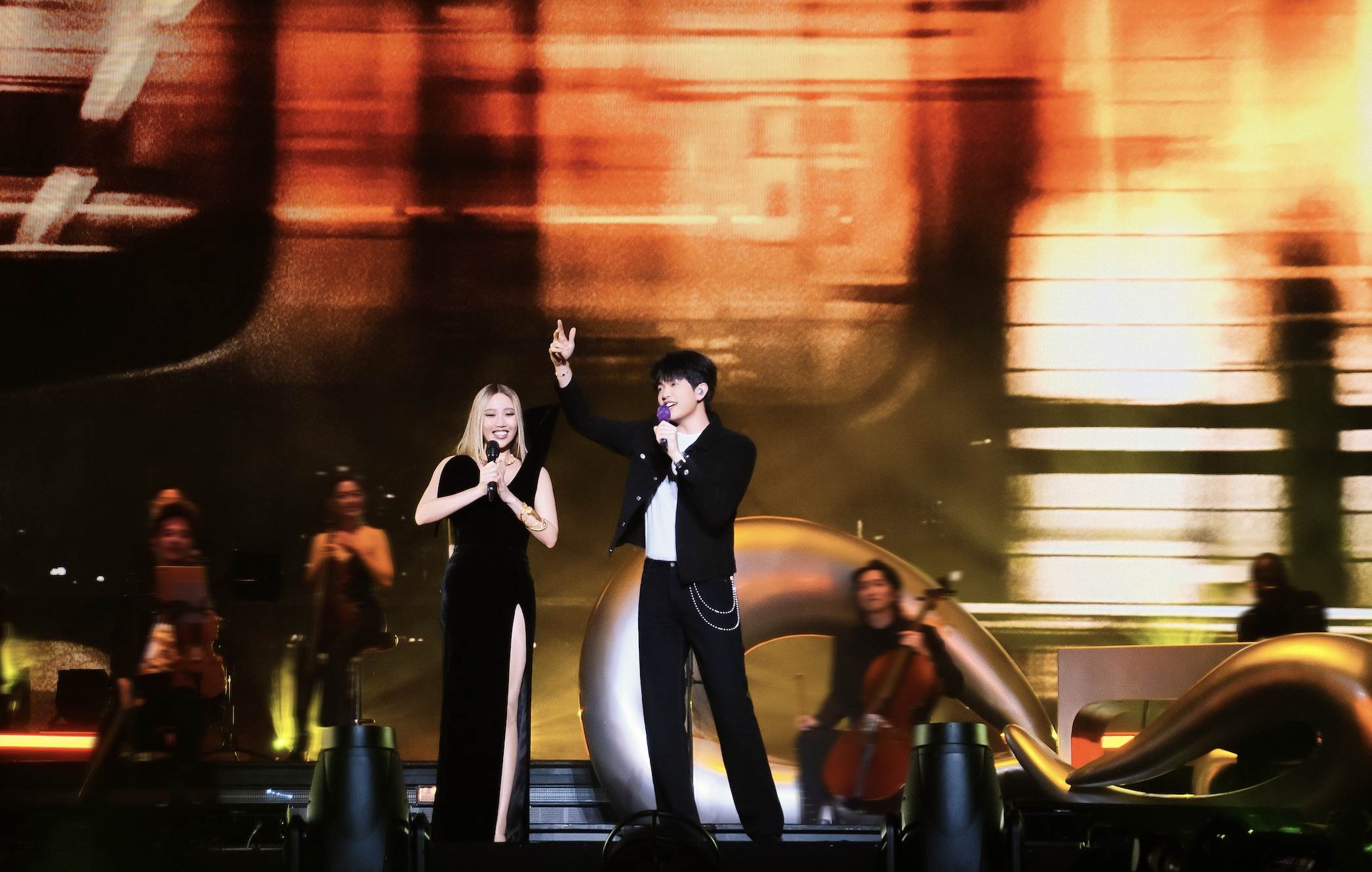 A-Lin演唱會邀來新世代情歌王子<a href='https://star.ebc.net.tw/search/tags/顏人中/' target='_blank'>顏人中</a>。（圖／众悅娛樂提供）