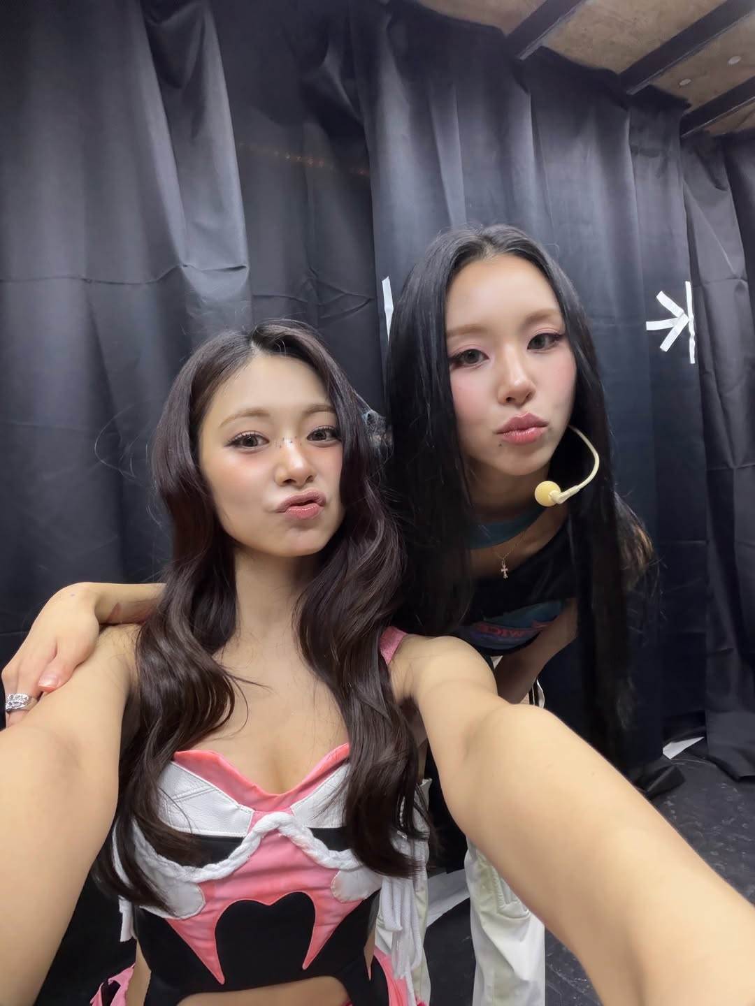 南韓女團TWICE台灣成員周子瑜和<a href='https://star.ebc.net.tw/search/tags/彩瑛/' target='_blank'>彩瑛</a>合照。（圖／翻攝自子瑜 IG）