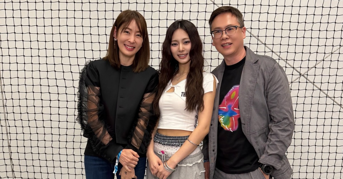 賈永婕與老公王兆傑與子瑜在後台合照。（圖／翻攝自賈永婕臉書）