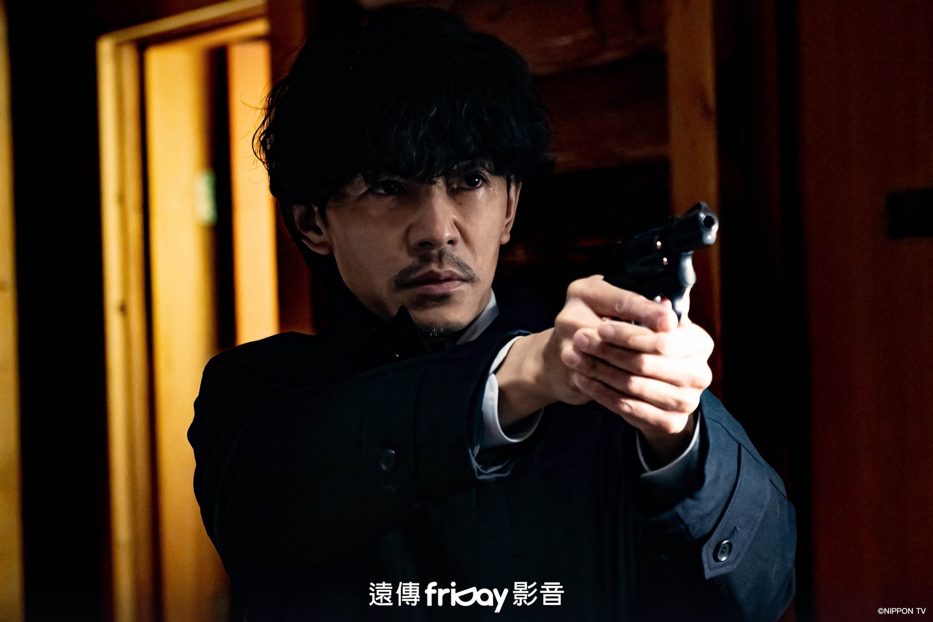 日劇《失控的她－距離越獄還有xx天－》藤木直人飾演負責案件的刑警。（圖／friDay影音提供）