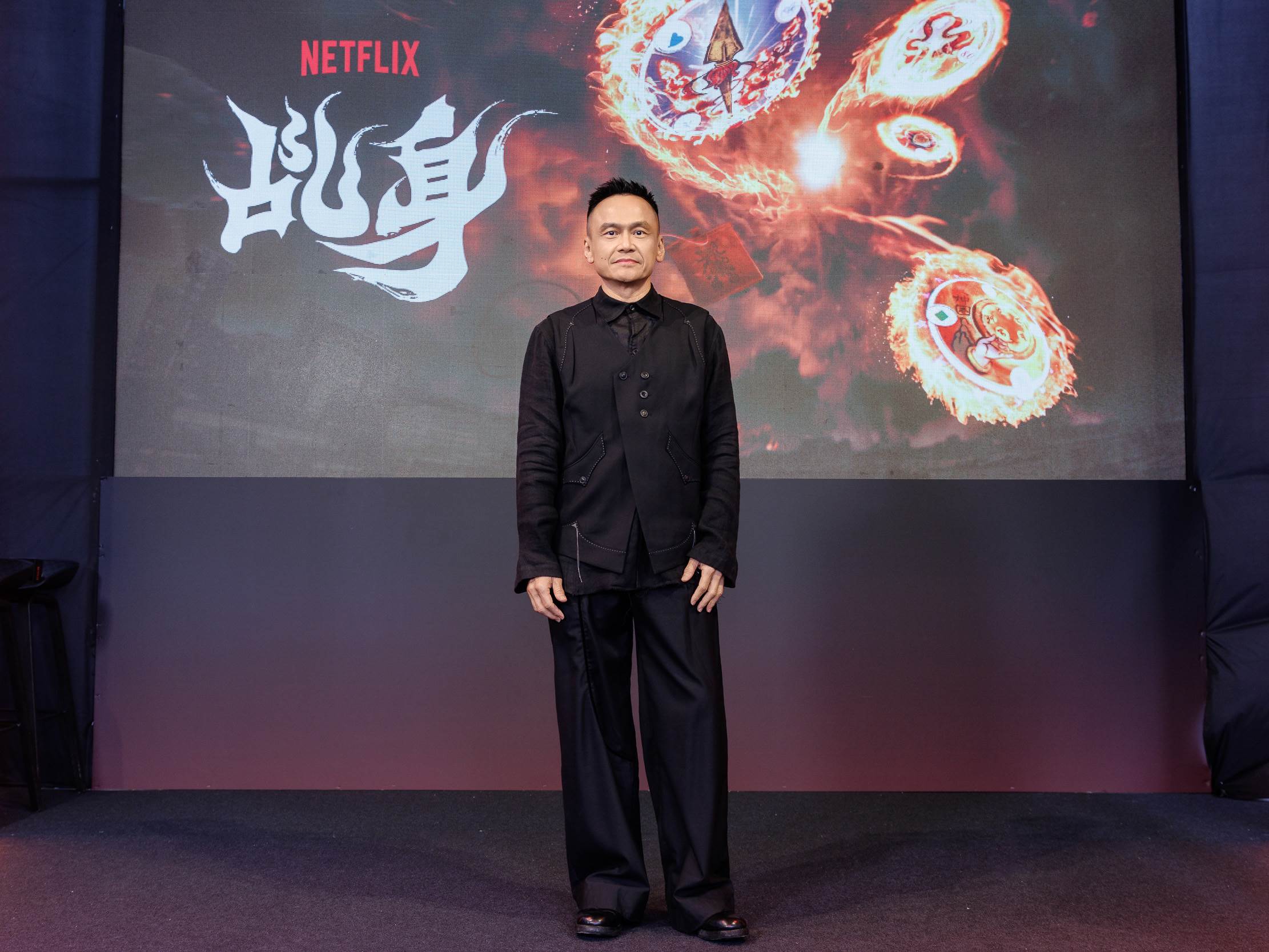 陳以文飾演反派教主陳七殺。（圖／Netflix）
