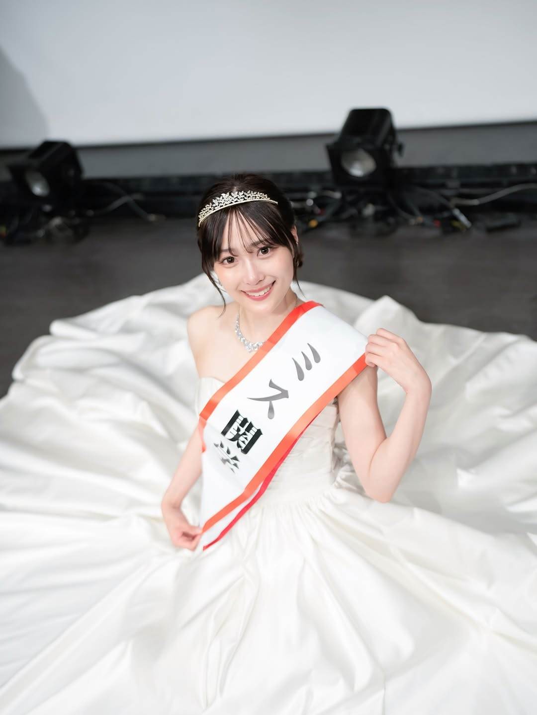 田中葵（Tanaka Aoi）拿下「2026年日本最美校花」的桂冠，表達得獎感言時，有著如<a href='https://star.ebc.net.tw/search/tags/主播/' target='_blank'>主播</a>一半的氣質。（圖／翻攝自田中葵 IG）