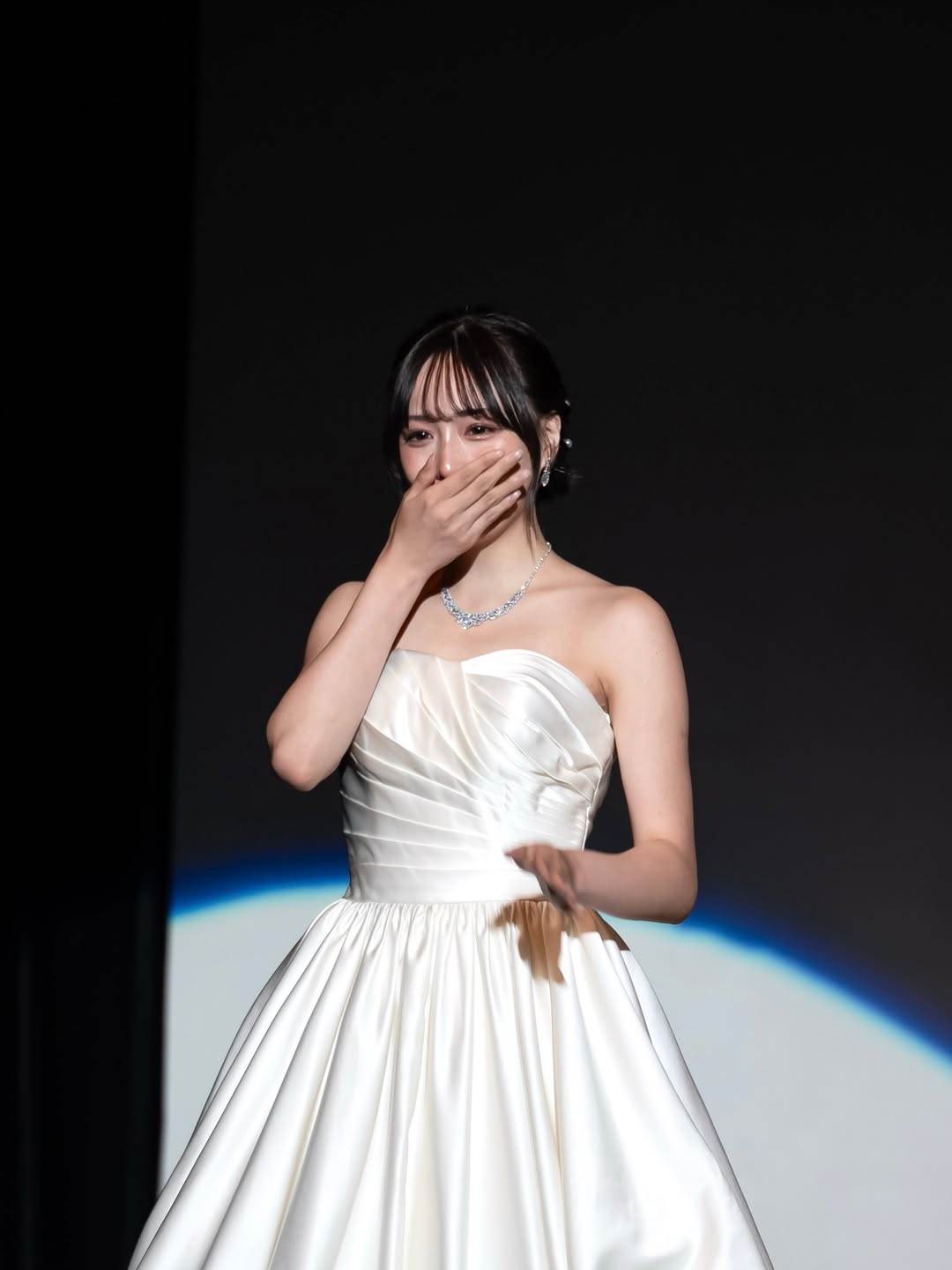 田中葵（Tanaka Aoi）感謝一路支持她的親友、粉絲而感動落淚。（圖／翻攝自田中葵 IG）