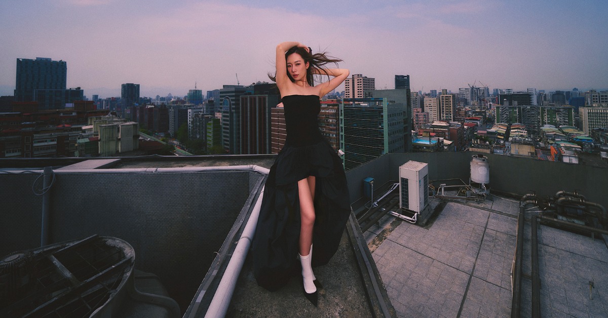 歌手Julia吳卓源加盟華研國際。（圖／華研國際提供）
