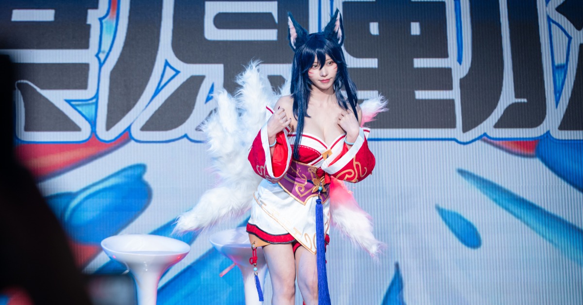 「日本第一Coser」Enako化身「英雄聯盟」冠軍角色Ahri（阿璃）。（圖／2026 A.C.F秋葉原動漫祭提供）
