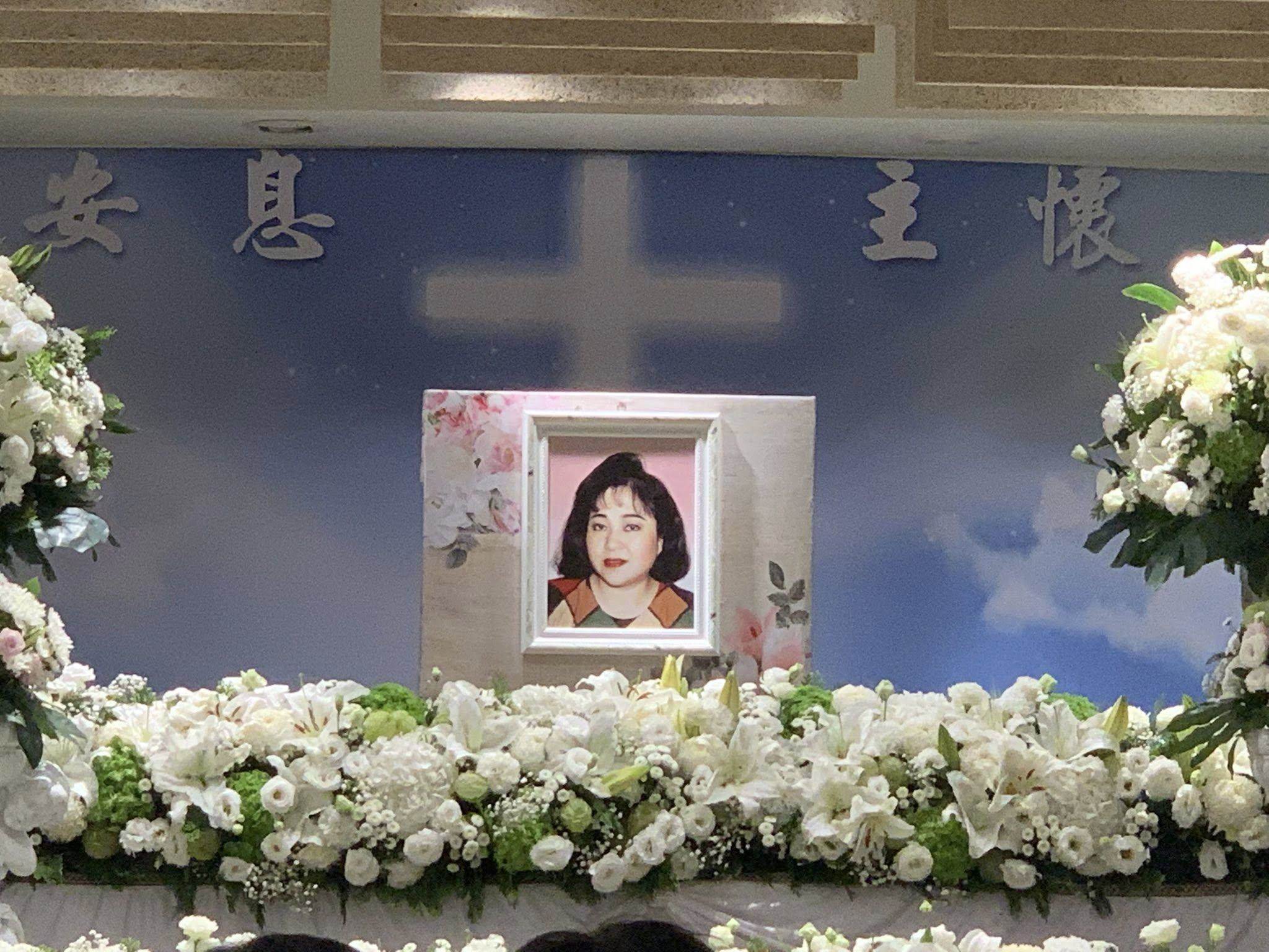 女星施心慧去送好友夏萍最後一程。（圖／翻攝自施心慧臉書）