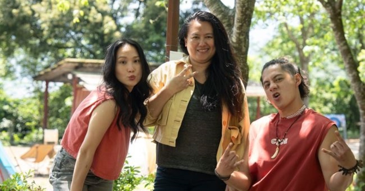 導演與主要演員合影，Amuyi呂薔（左起）、導演Laha Mebow陳潔瑤、演員Tlow Hayung曾少東。（圖／原文會提供）