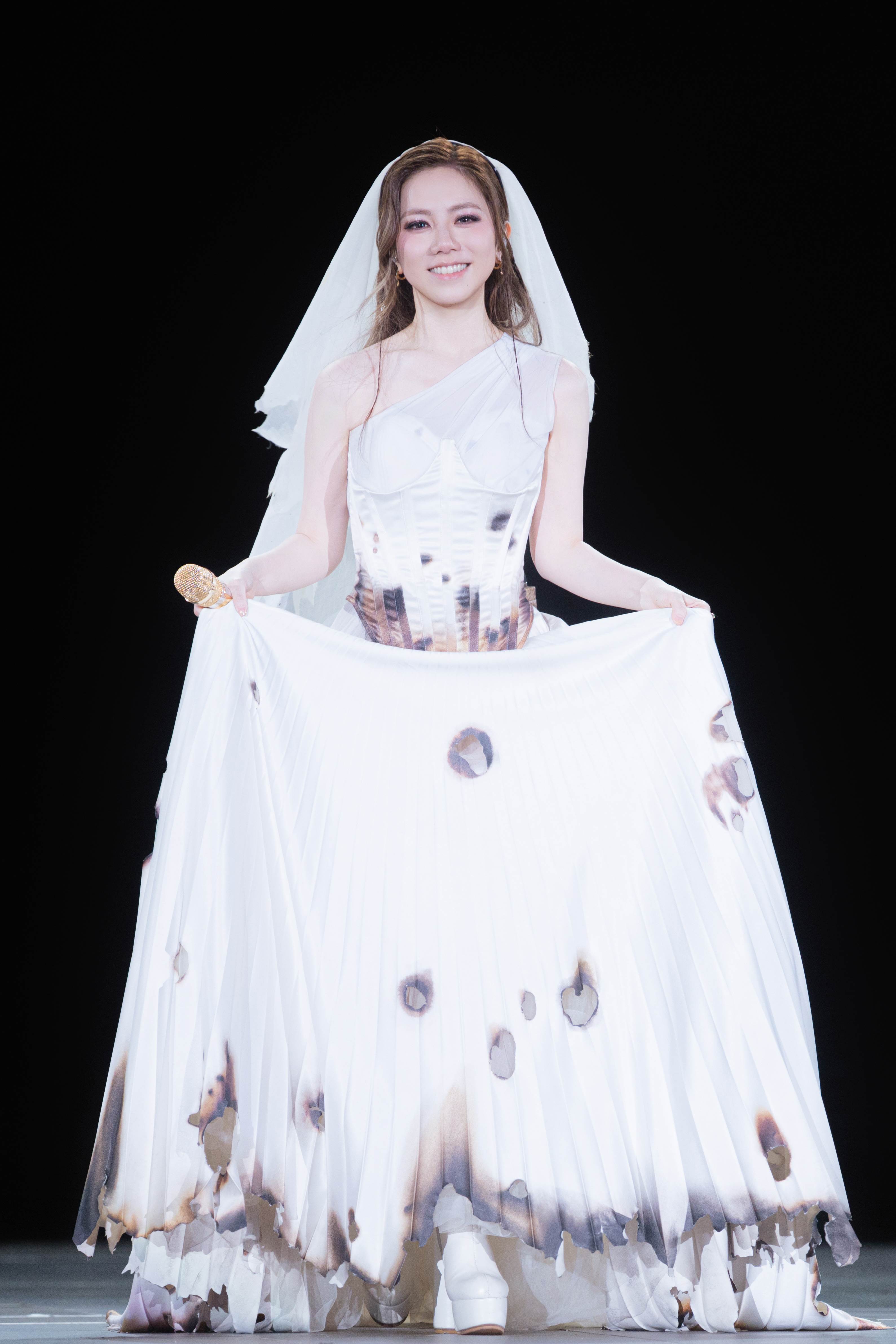 G.E.M.鄧紫棋演唱會沉浸式聲光打造「GLORIA」絕美光影宇宙。（圖／Live Nation Taiwan提供）