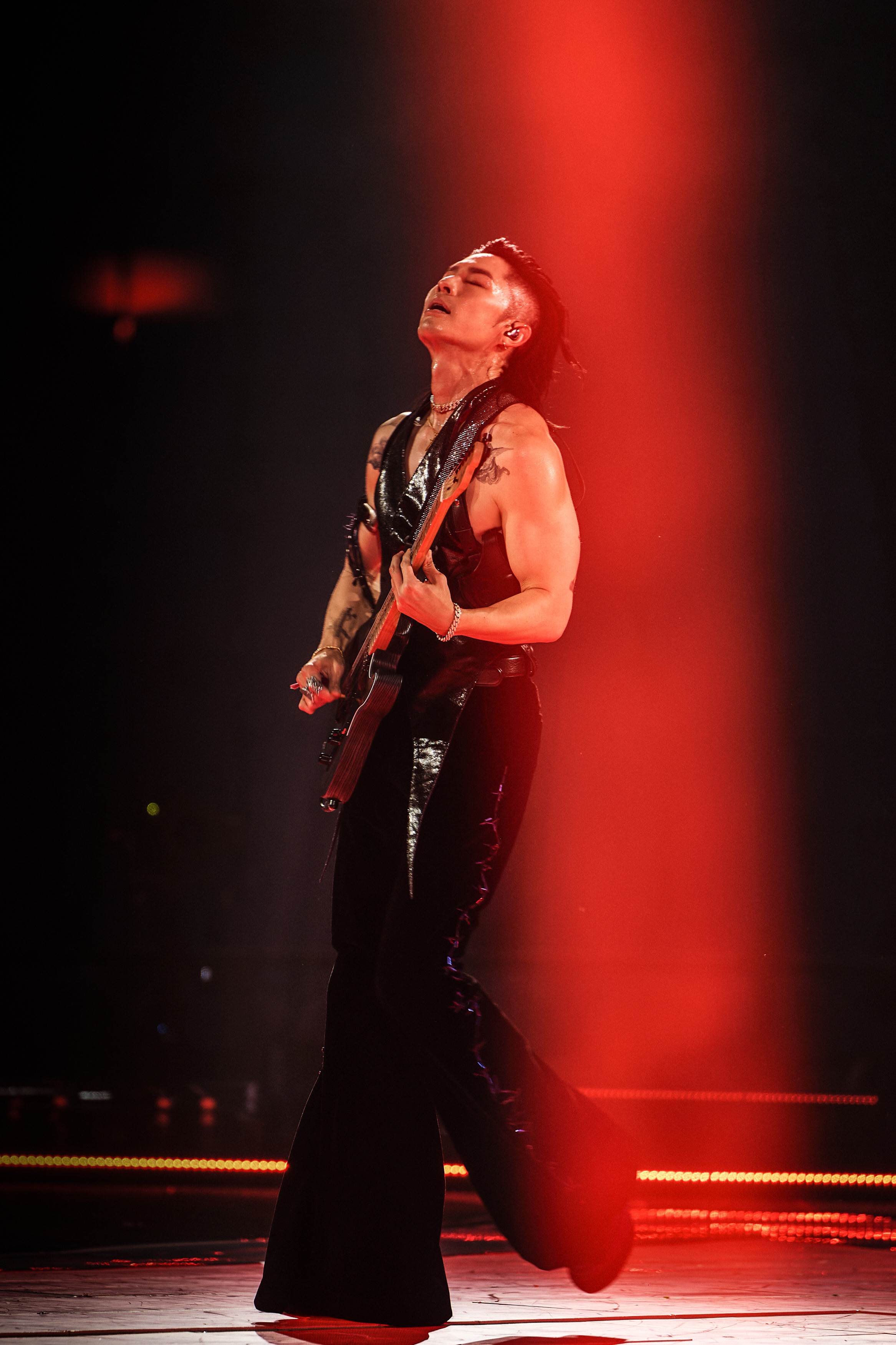 《F✦FOREVER恆星之城》吳建豪帶著全新創作專輯《Dance Until We Die》，打造唱跳能量滿載的火熱舞台。（圖／相信音樂提供）