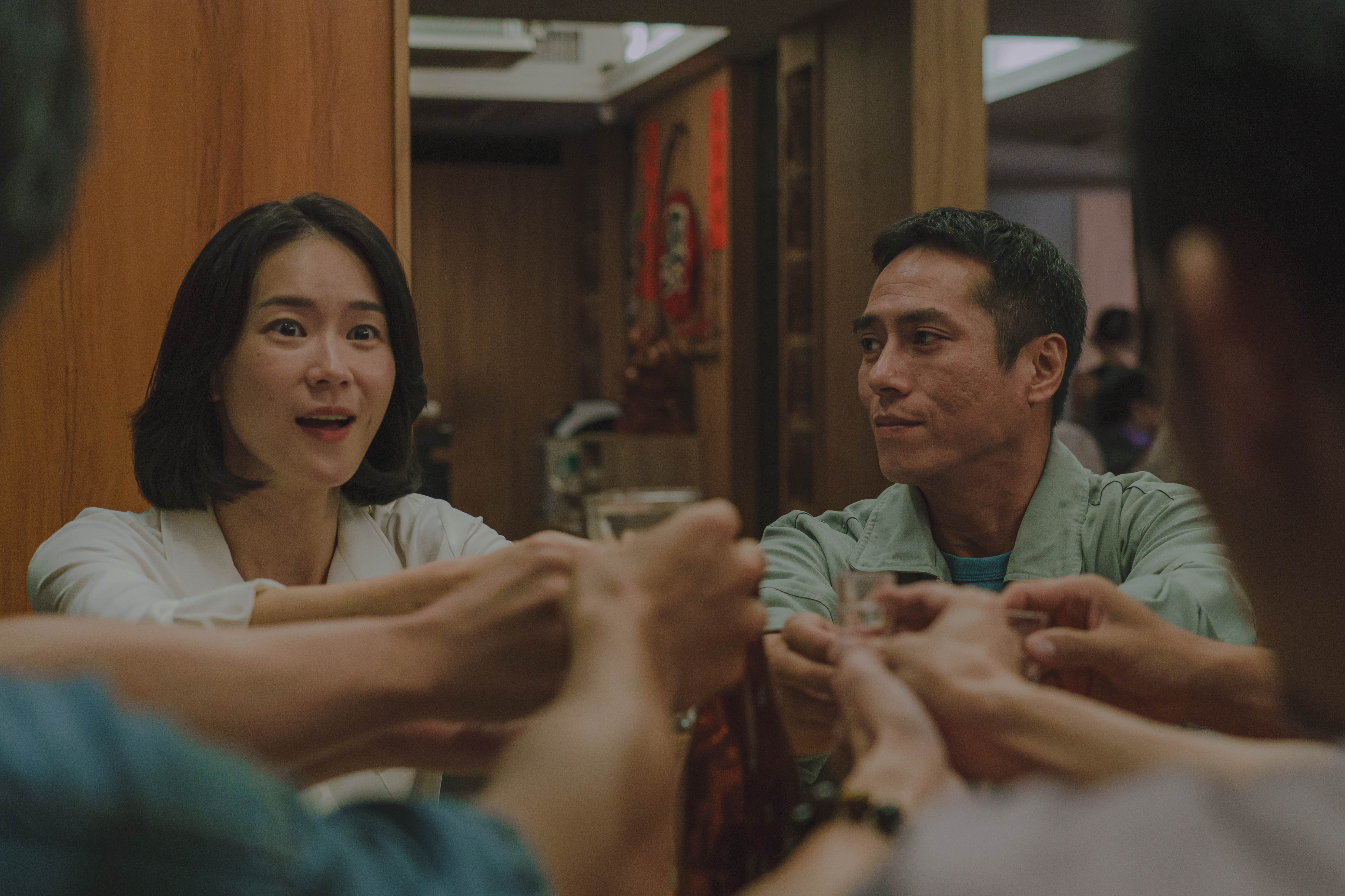 莊凱勛（右）飾演的阿財，礙於身分地位不敢追求鍾瑶。（圖／客家電視）