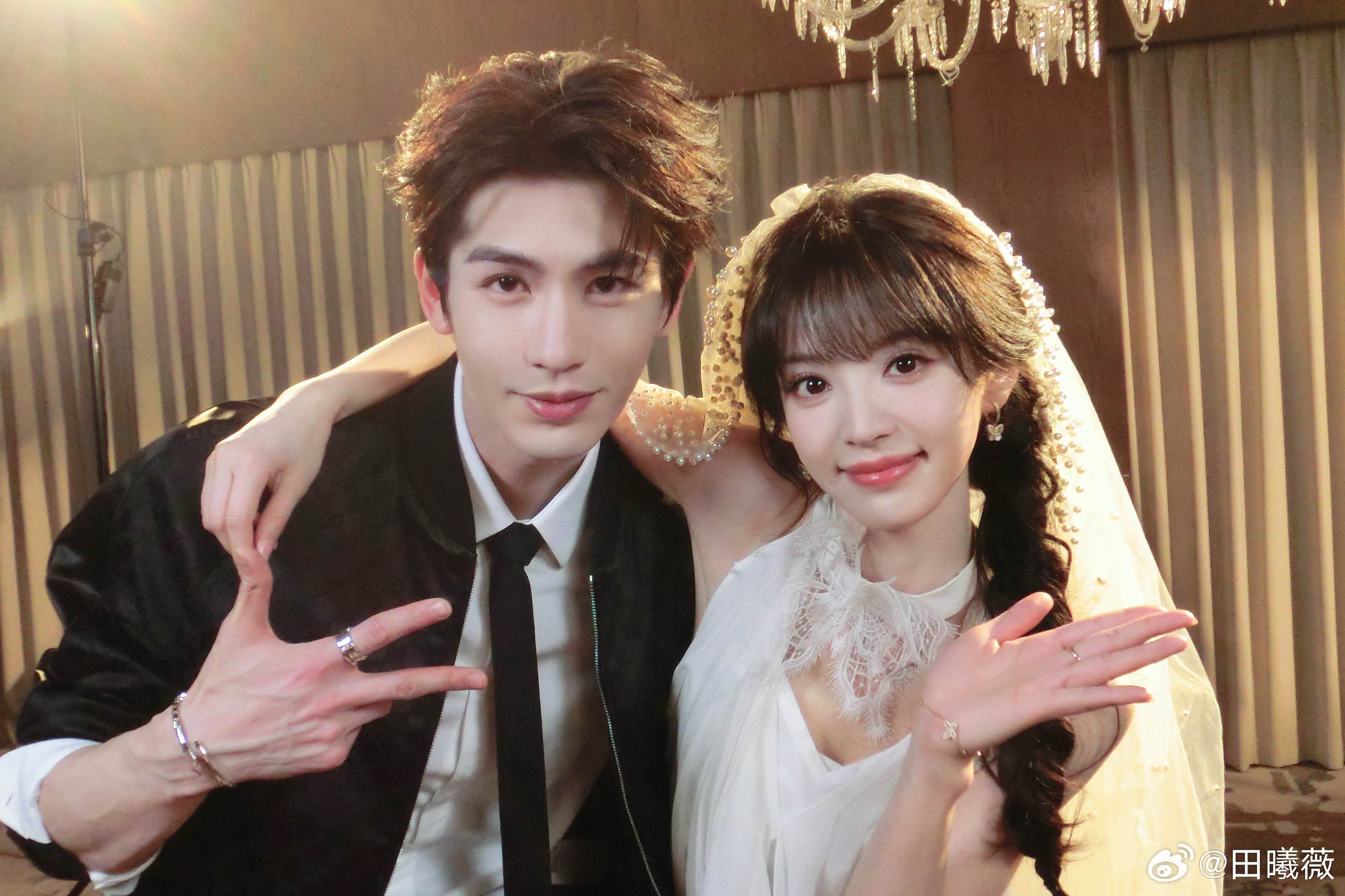 張凌赫、田曦薇主演《逐玉》再創事業巔峰。（圖／翻攝自田曦薇微博）