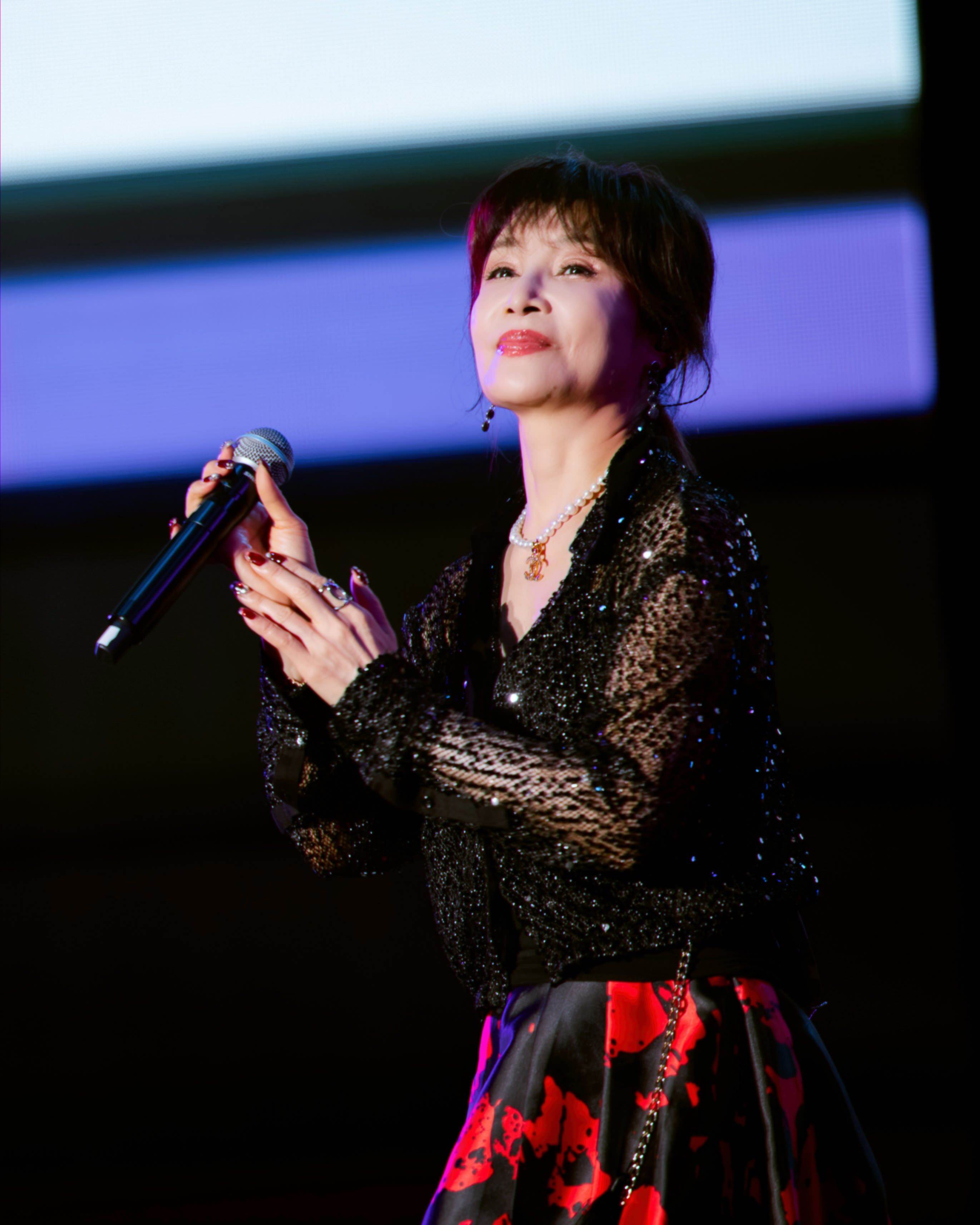 「2026屏東三大日音樂節」首日台語歌后蔡秋鳳氣勢登場。（圖／屏東縣政府提供）