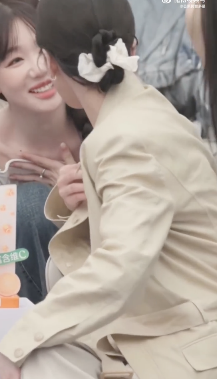 <a href='https://star.ebc.net.tw/search/tags/徐夢潔/' target='_blank'>徐夢潔</a>當面求證曾沛慈是否將退賽。（圖／翻攝自微博）