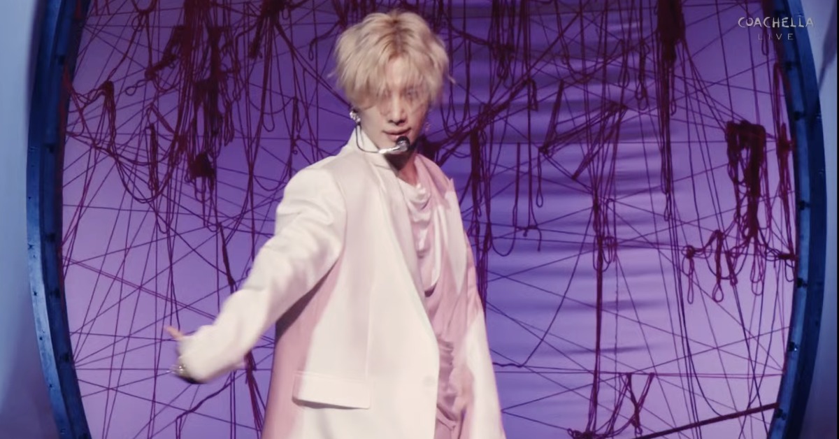 南韓男團SHINee成員泰民（태민）登上科切拉音樂節（Coachella）莫哈韋（Mojave）舞台。（圖／翻攝自Coachella YouTube）