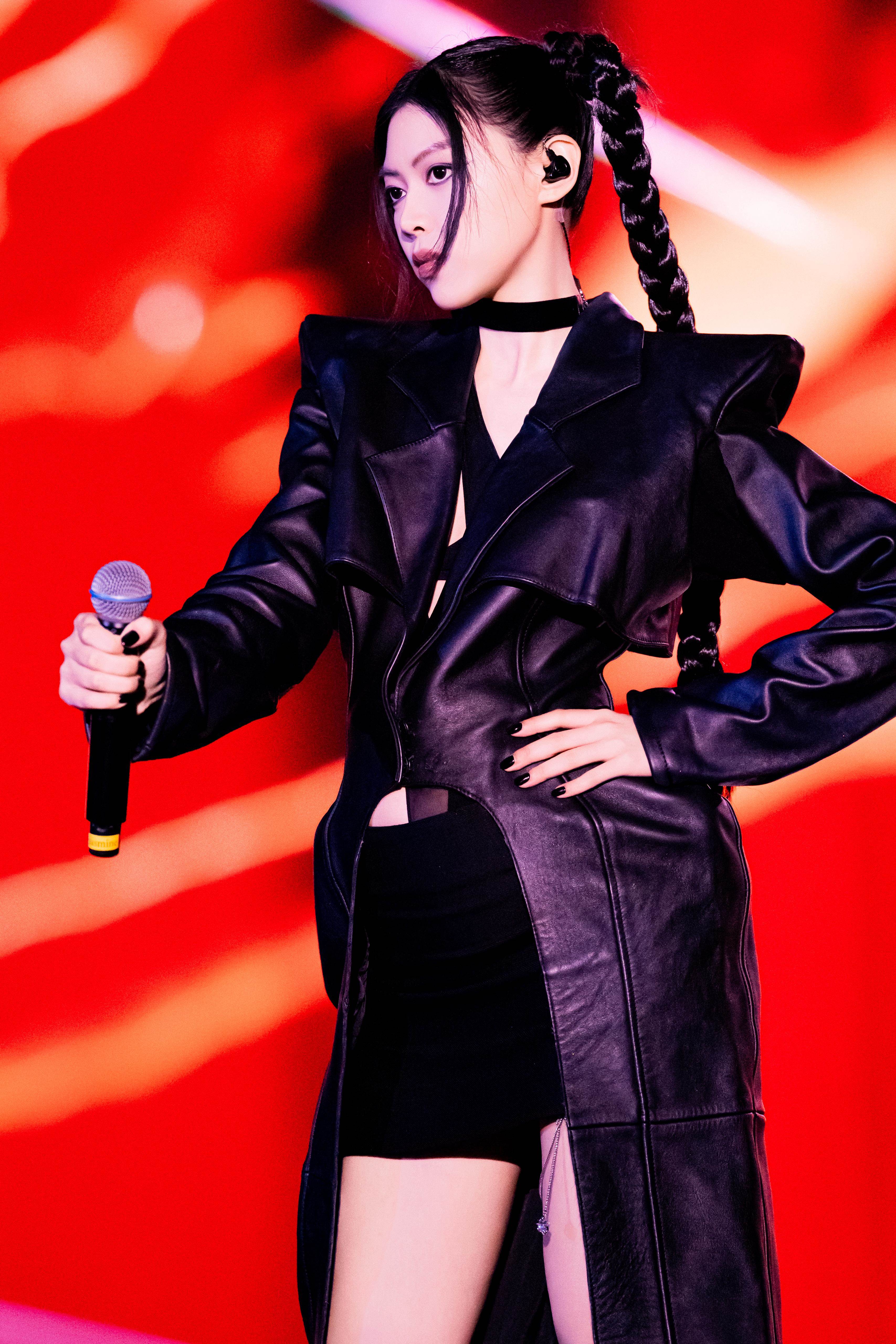 楚晴歷時約90天打造〈BURNOUT DYNASTY〉。（圖／JFJ Productions 提供）