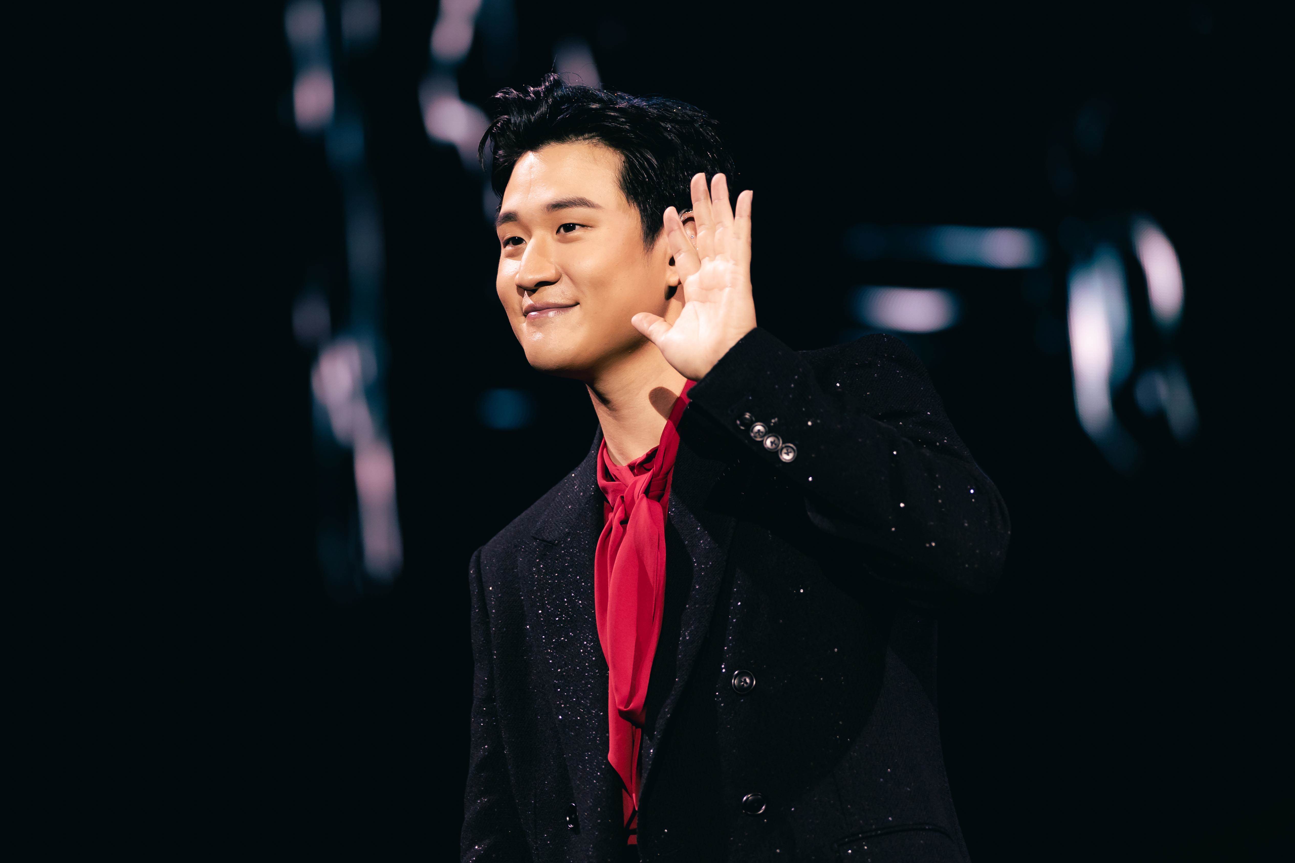 歌手周興哲談到與新加坡的深厚緣分，直言就像「The Second Home」。（圖／星空飛騰提供）