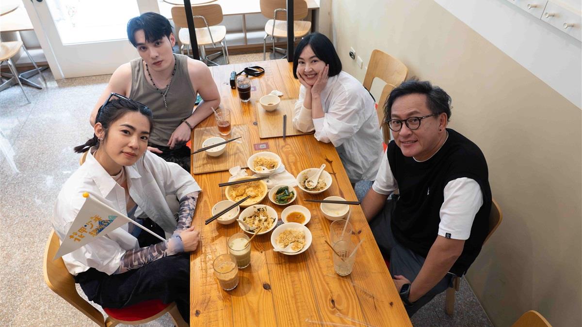 《花甲》詹姆士爆料泰國曾「牽手」蔡燦得！導演看傻：進展這麼快？