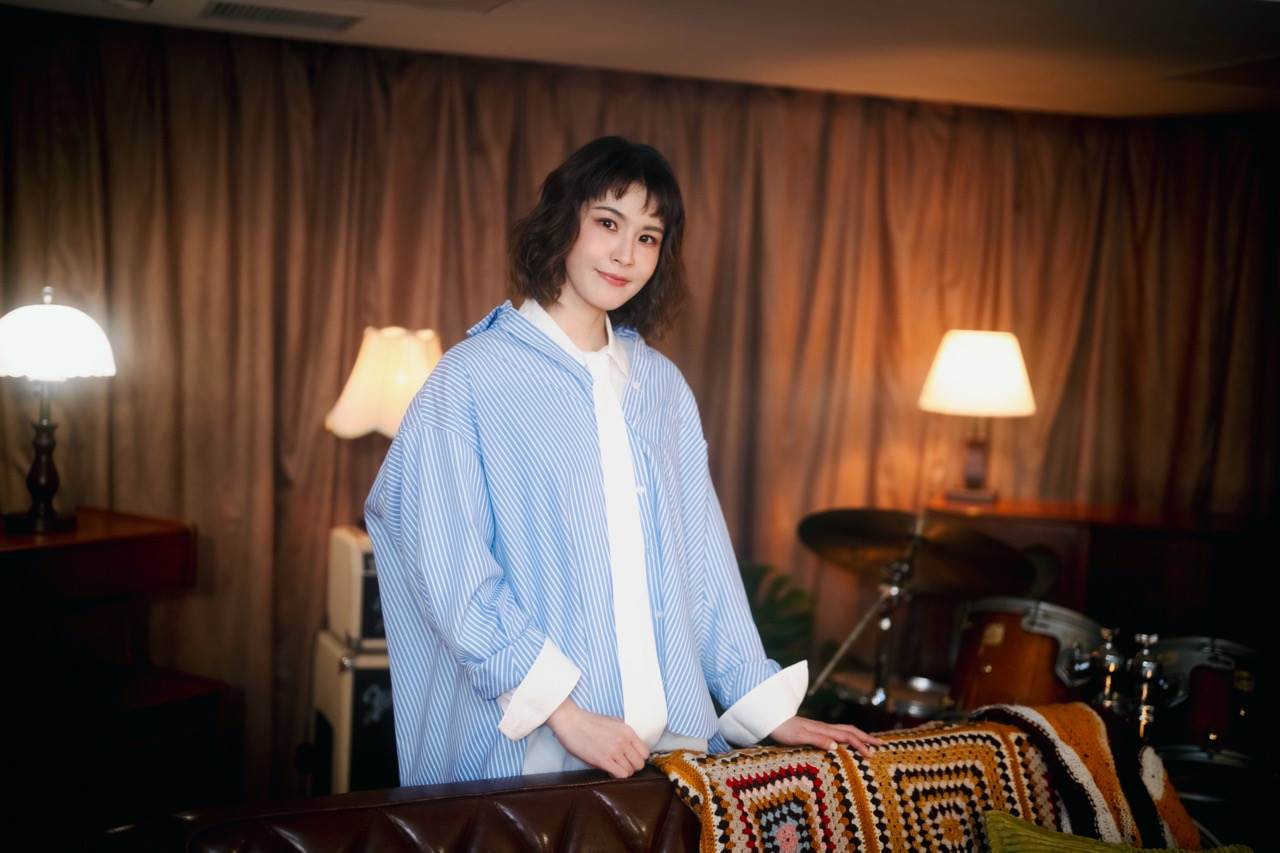 曾沛慈重新演繹〈孤單心事〉。（圖／華研國際提供）