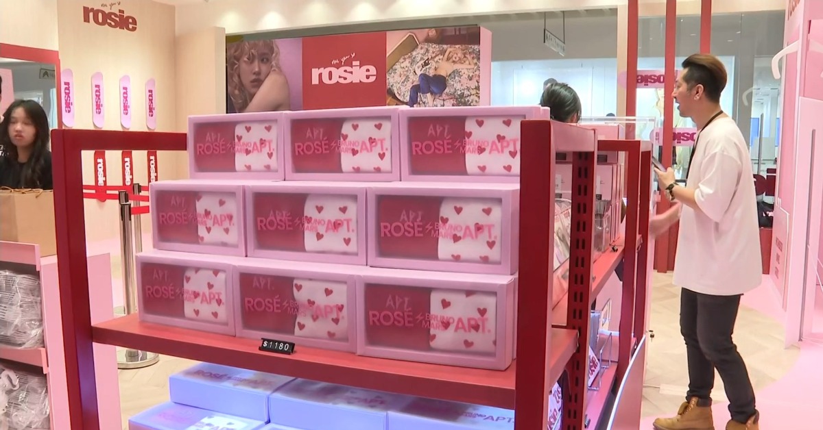 今天（17日）開幕了ROSÉ在台北信義的快閃店。（圖／東森新聞）