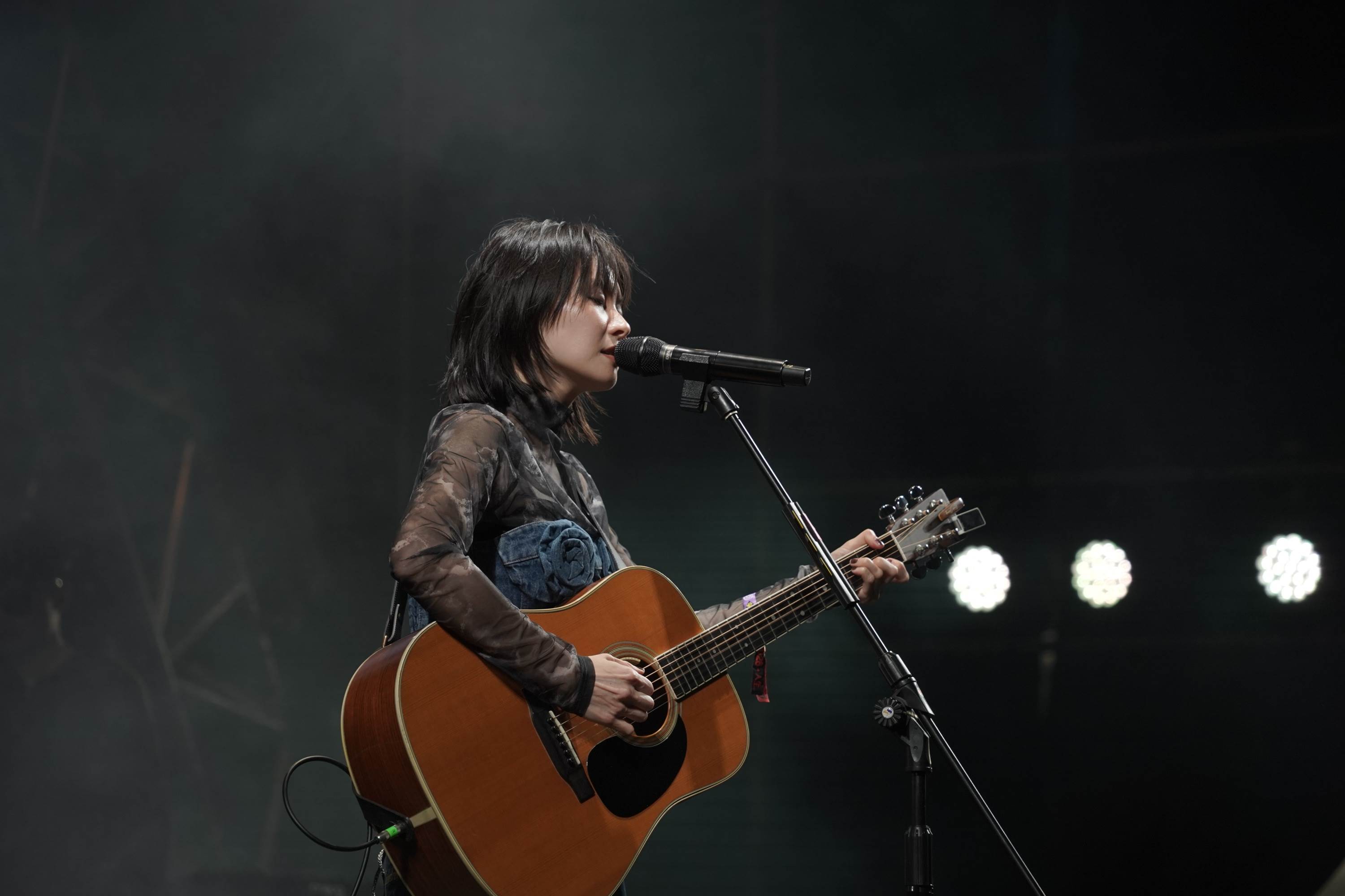 鄭宜農將於5/4正式推出這張大碟的首批限定透明膠。（圖／邊走邊聽有限公司提供）