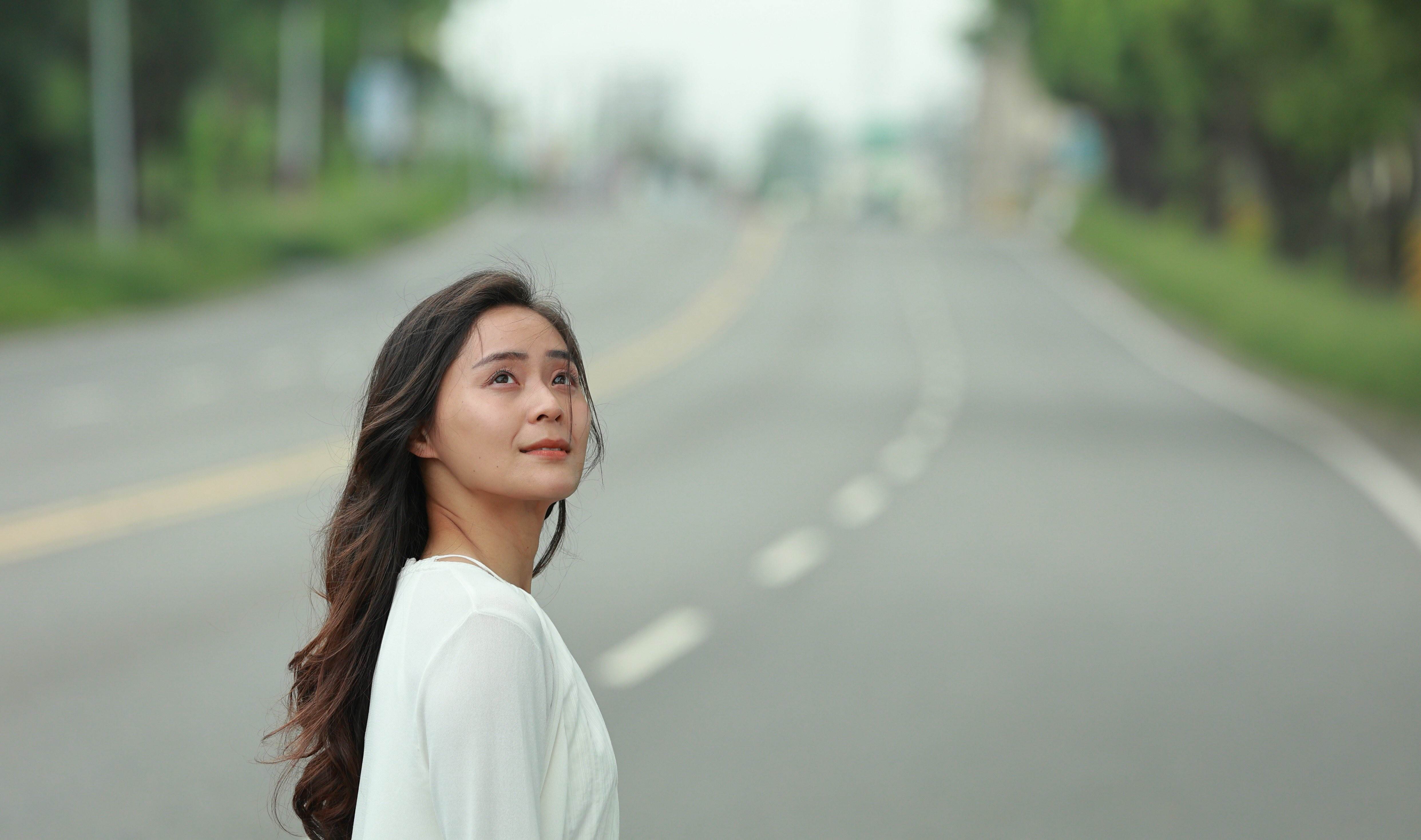 方琦闖白沙屯百萬人海「NG 40次」！神明發威一喊台詞「瞬間起風了」。（圖／北投映像<a href='https://star.ebc.net.tw/search/tags/電影/' target='_blank'>電影</a>提供）