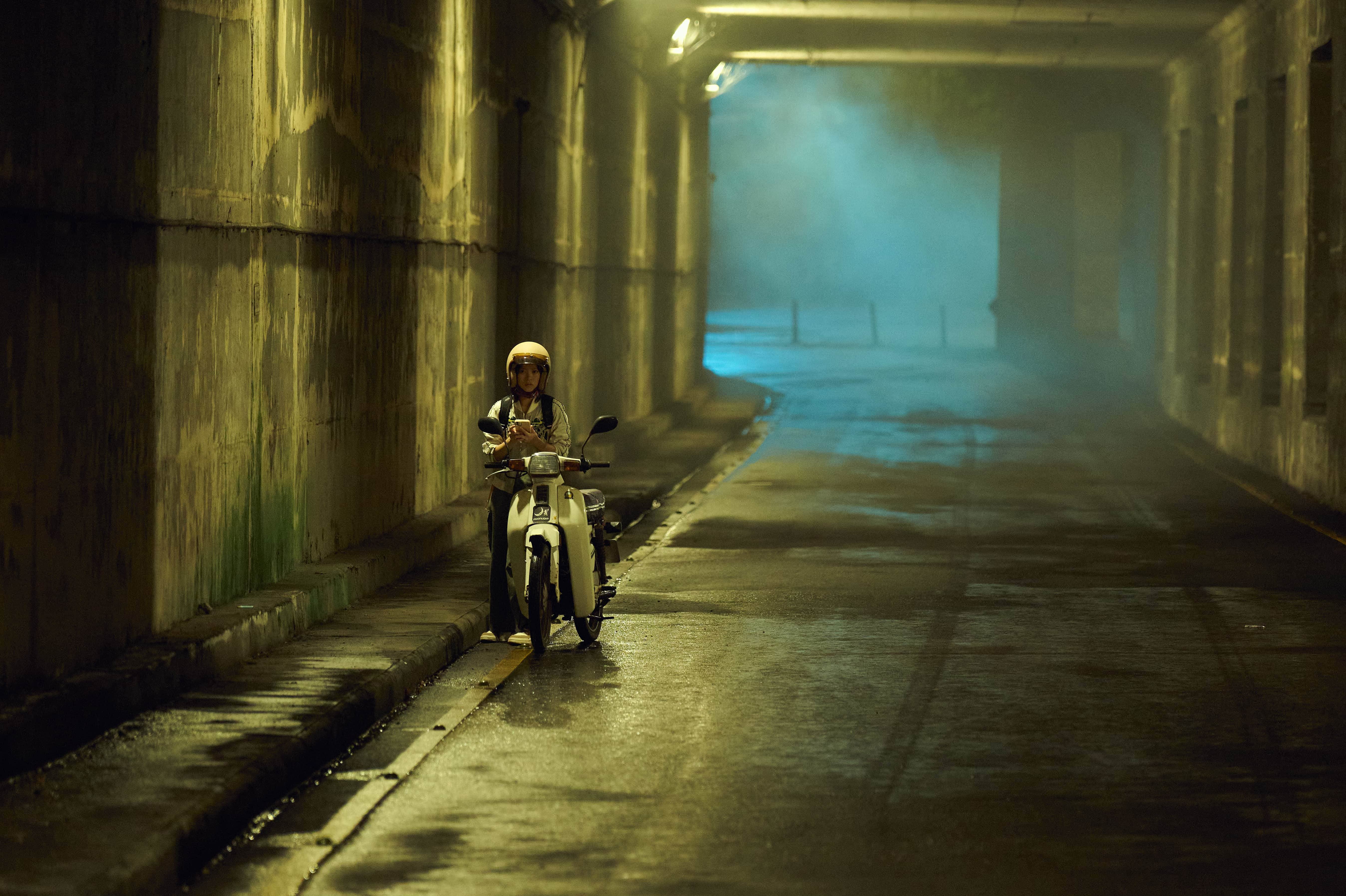 項婕如拍隧道撞鬼戲檔車突剎車失靈，拍到體力透支。（圖／威視電影）