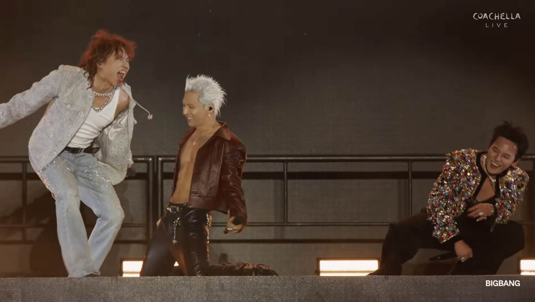 南韓天團BIGBANG在科切拉音樂節演出結束，不僅抱著轉圈，還尖叫吶喊。（圖／翻攝自Coachella YouTube）