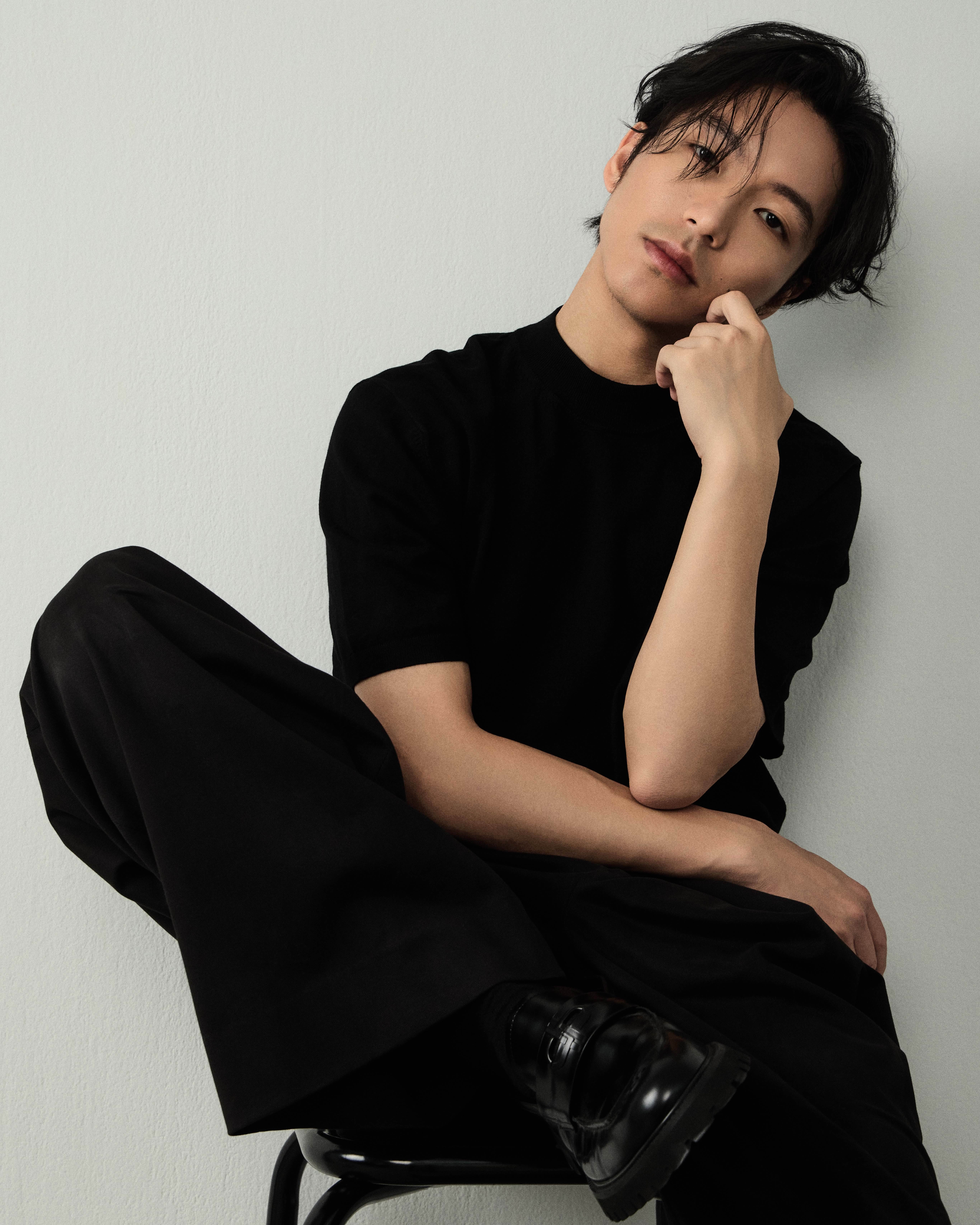 歌手鄒序推出單曲〈雲端假期〉，自爆其實不太會回首過去。（圖／放飛音樂提供）