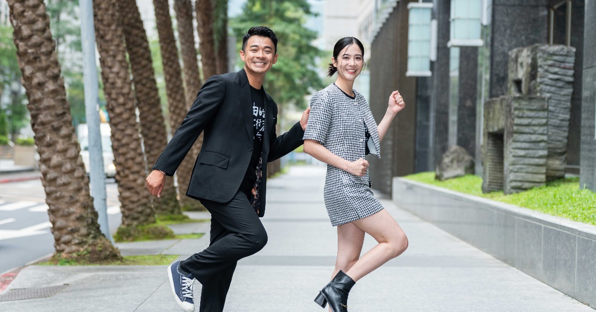 融融與黃可欣搭檔主持外景節目。（圖／八大電視提供）