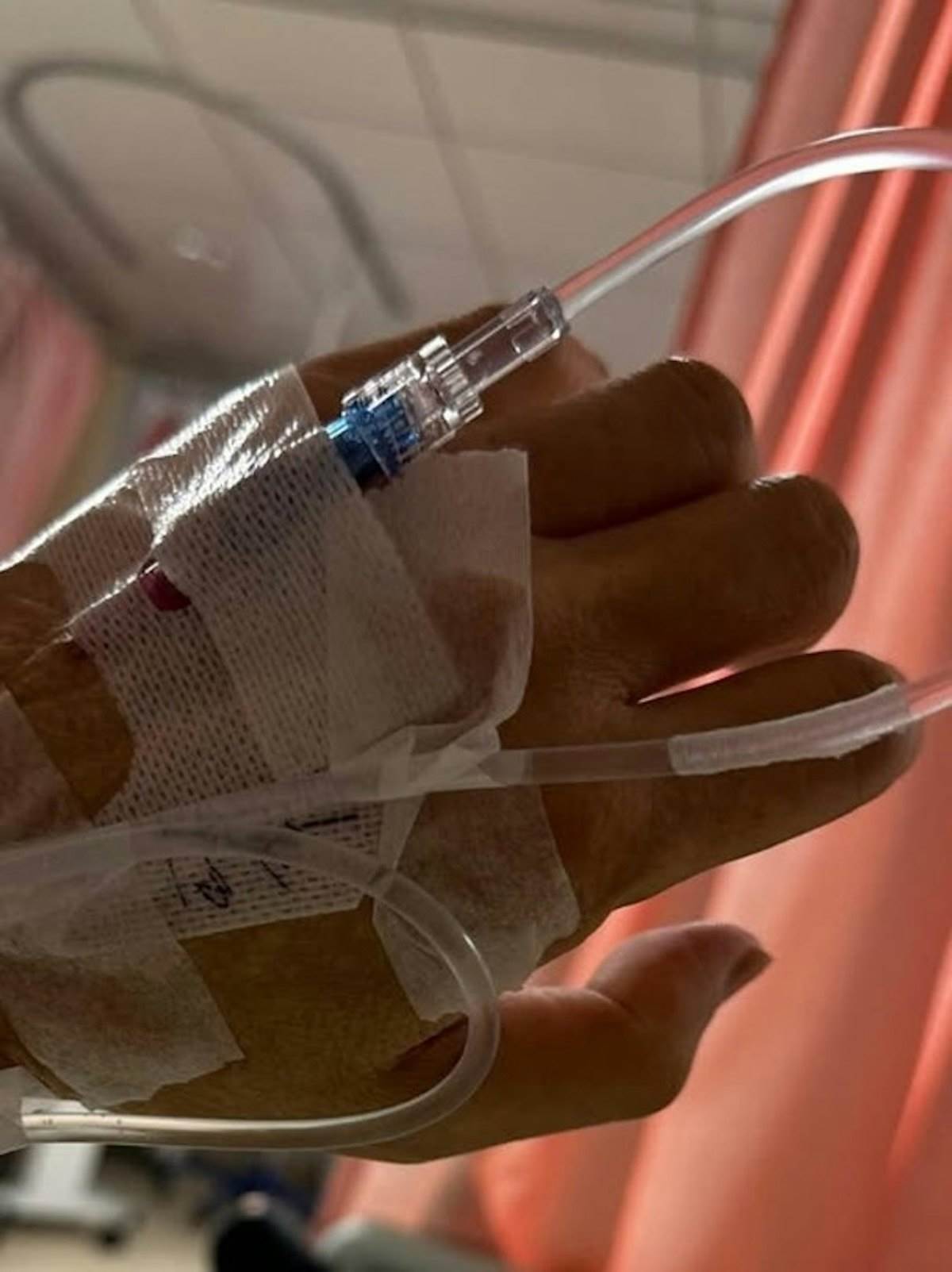 李盛林牧師離世前一週入院治療。（圖／翻攝自Derek Li臉書）