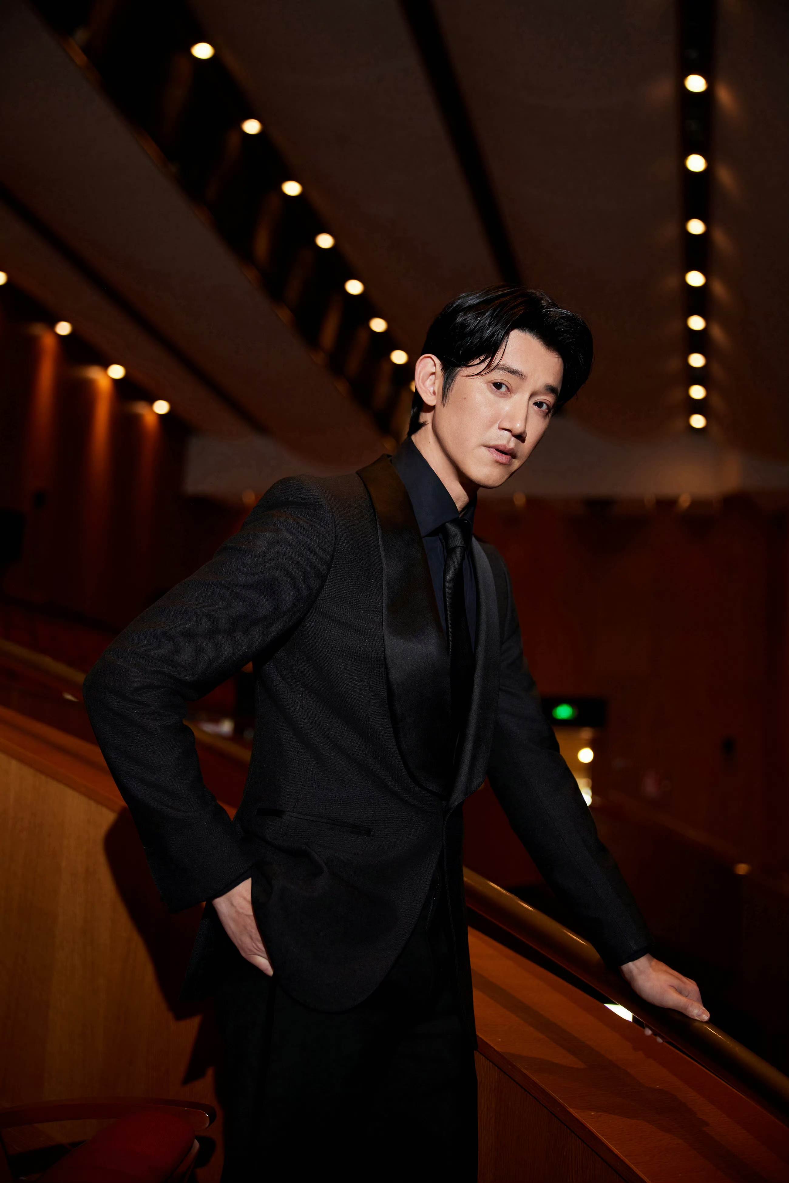 吳慷仁在電影《寒戰1994》中被狂打巴掌。（圖／吳慷仁工作室）