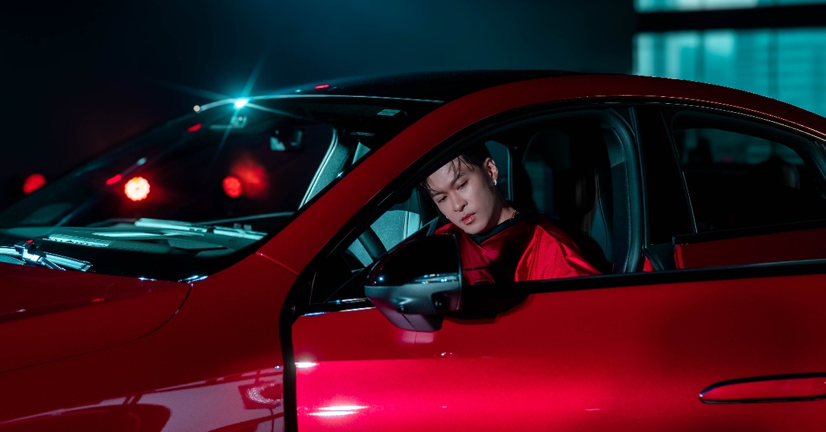 新世代音樂創作人ChrisFlow唐仲彣與汽車品牌中華賓士合作。（圖／通達量能文体提供）