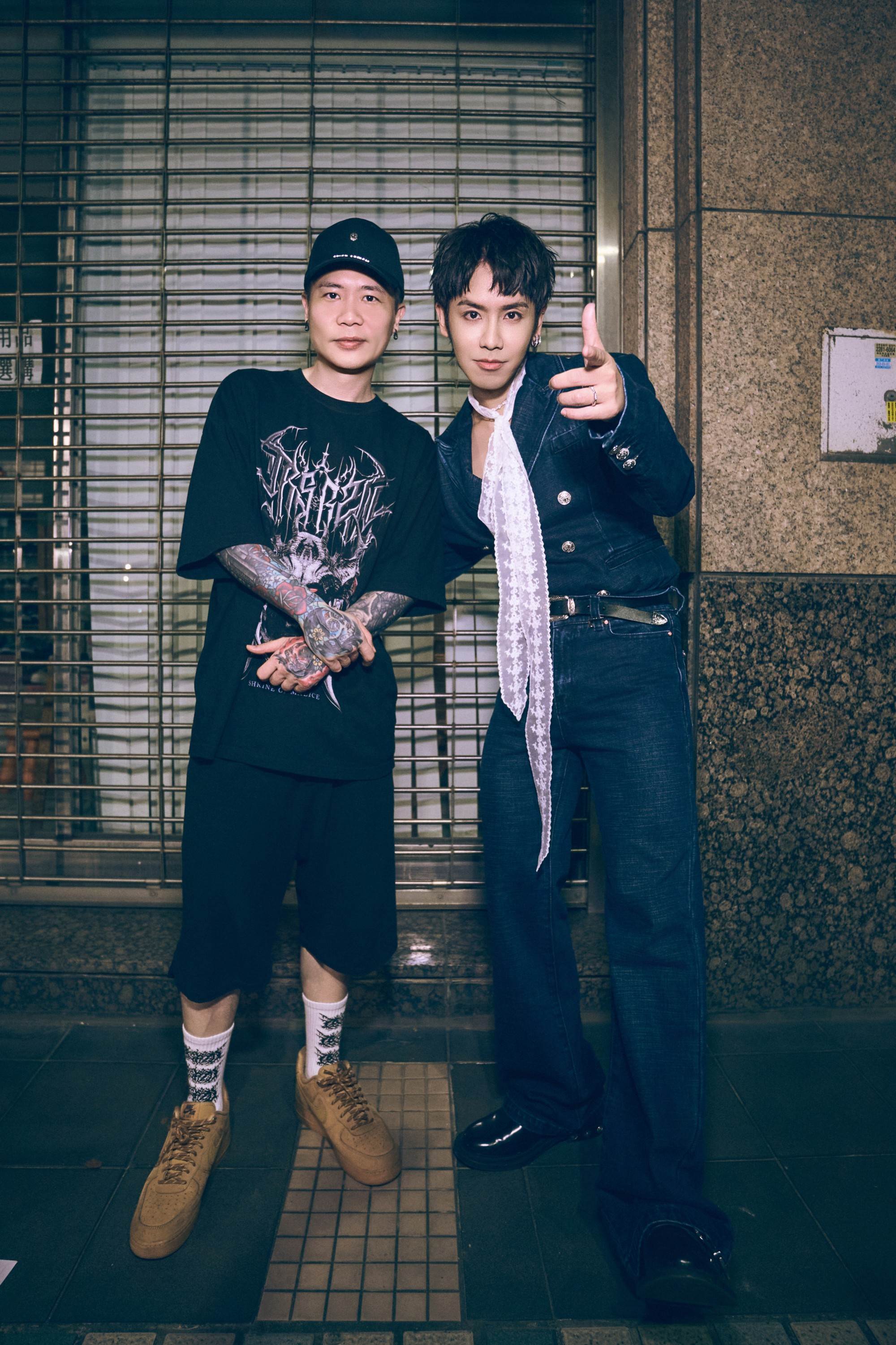 鼓鼓與好兄弟<a href='https://star.ebc.net.tw/search/tags/蕭秉治/' target='_blank'>蕭秉治</a>共同創作，量身打造〈原諒我離開〉。（圖／相信音樂提供）
