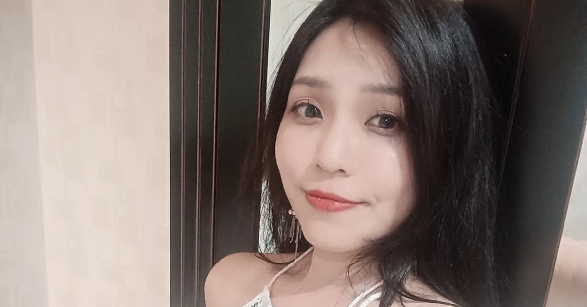袁非現在是作家與專業性生活講師。（圖／翻攝自袁非IG）