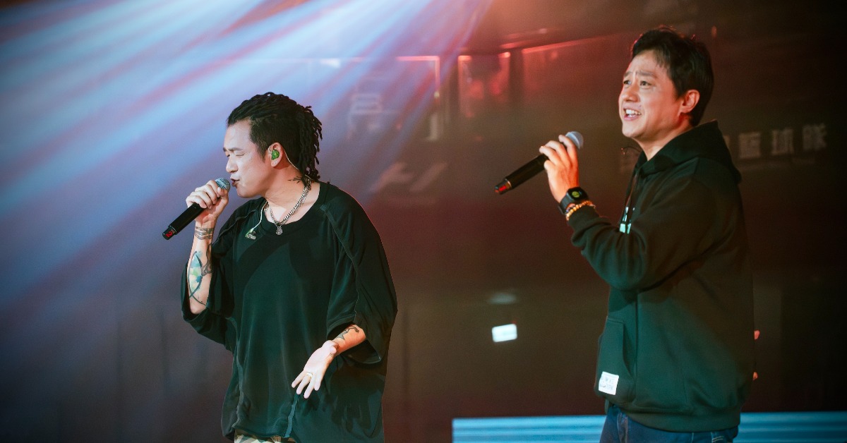 Ben白吉勝（左）與Danny(黃柏文）睽違已久地合唱。（圖／洋基工程籃球隊和運動攝影師7orkk.pov提供）