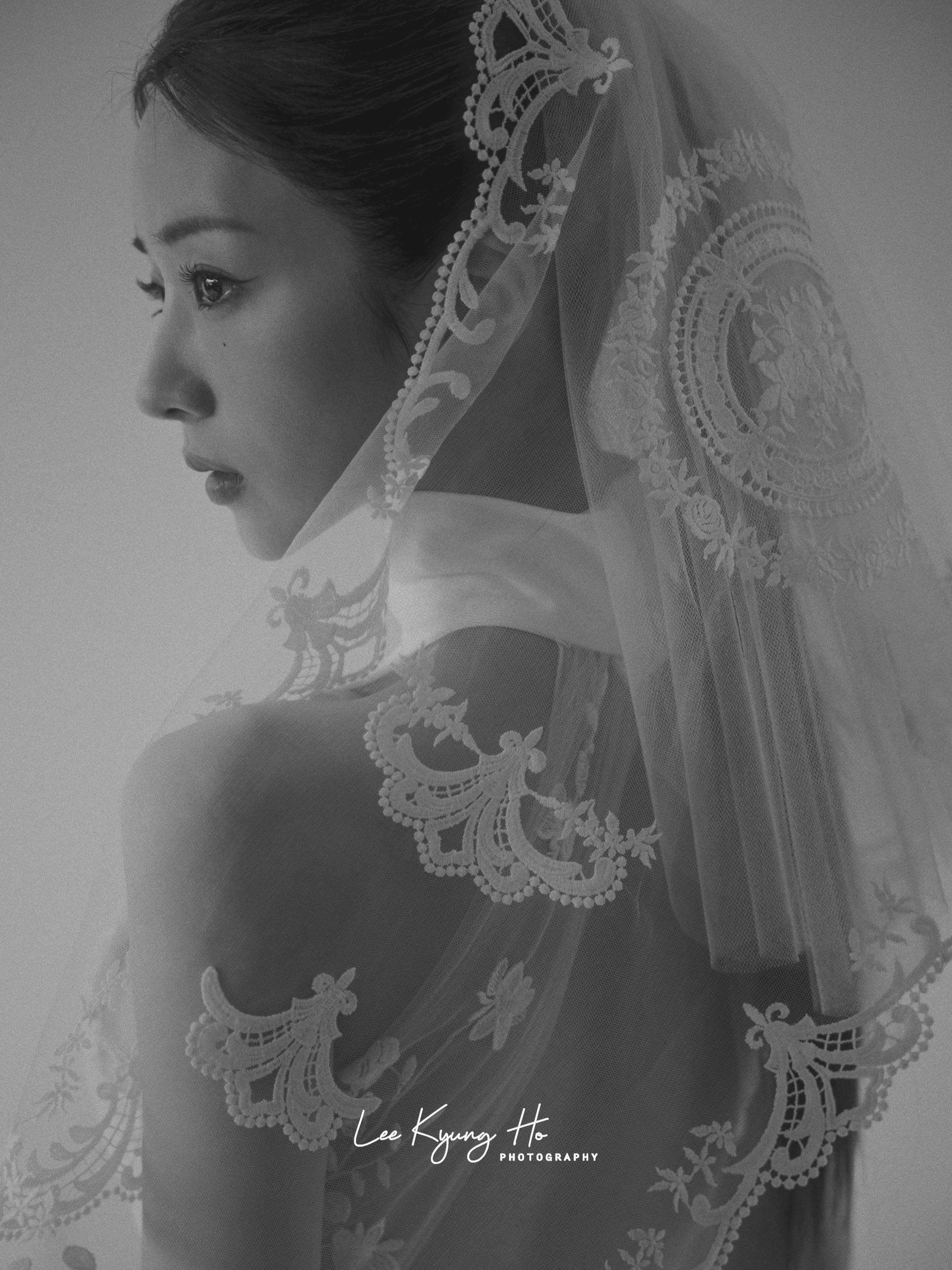南韓女團Apink成員尹普美（윤보미）和知名作曲家Rado婚紗照曝光。（圖／翻攝自IG）