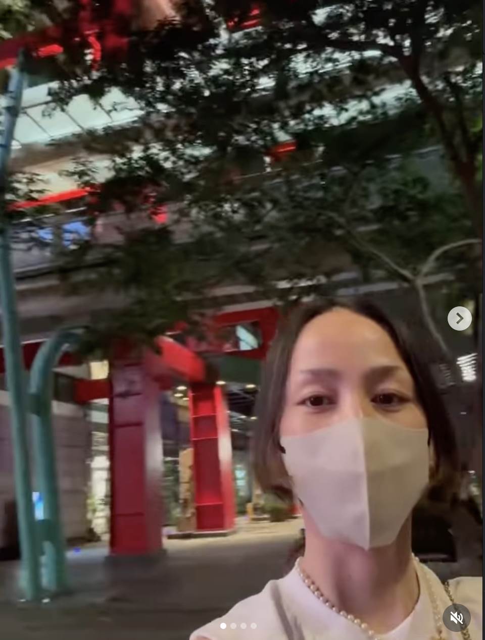 日本<a href='https://star.ebc.net.tw/search/tags/歌手/' target='_blank'>歌手</a>中島美嘉來台舉辦演唱會，分享了<a href='https://star.ebc.net.tw/search/tags/逛街/' target='_blank'>逛街</a>以及和團隊一起吃飯的日常。（圖／翻攝自中島美嘉IG）