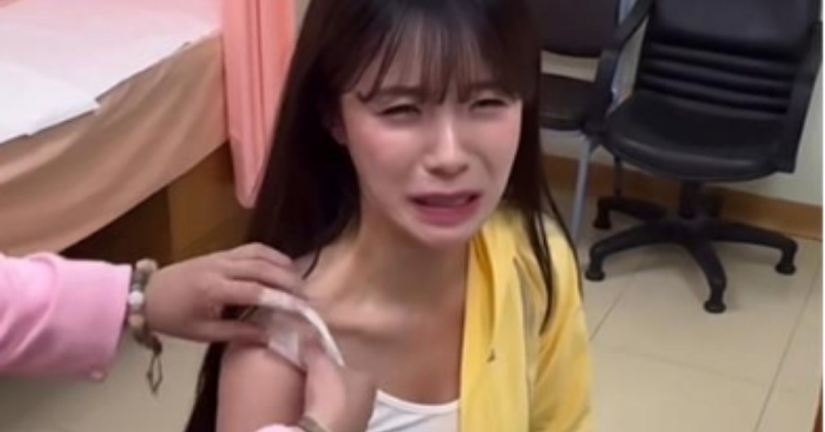李多慧分享生活影片，透露自己的肩膀出狀況，求診後被醫生診斷出韌帶發炎。（圖／翻攝自IG@le_dahye）