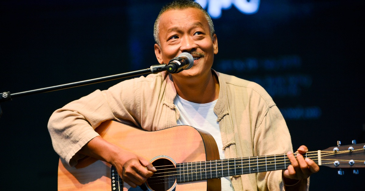 謝銘祐獨挑大梁獻唱前輩文夏的名曲。（圖／文總提供）