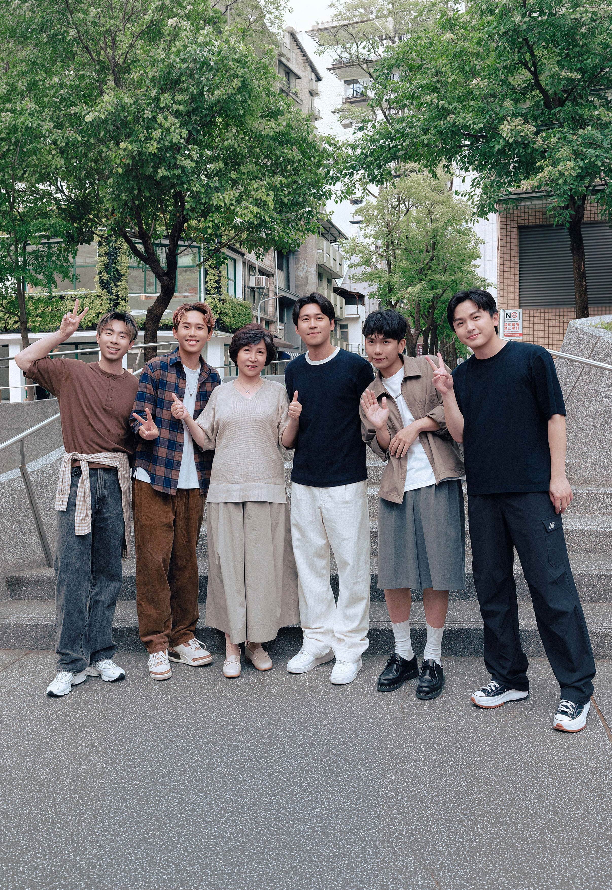理想混蛋〈總有一工〉 MV邀實力派演員<a href='https://star.ebc.net.tw/search/tags/黃迪揚/' target='_blank'>黃迪揚</a>擔綱男主角、演員丁梅卿飾演媽媽，精湛演技讓人看得觸動內心。（圖／何樂音樂提供）